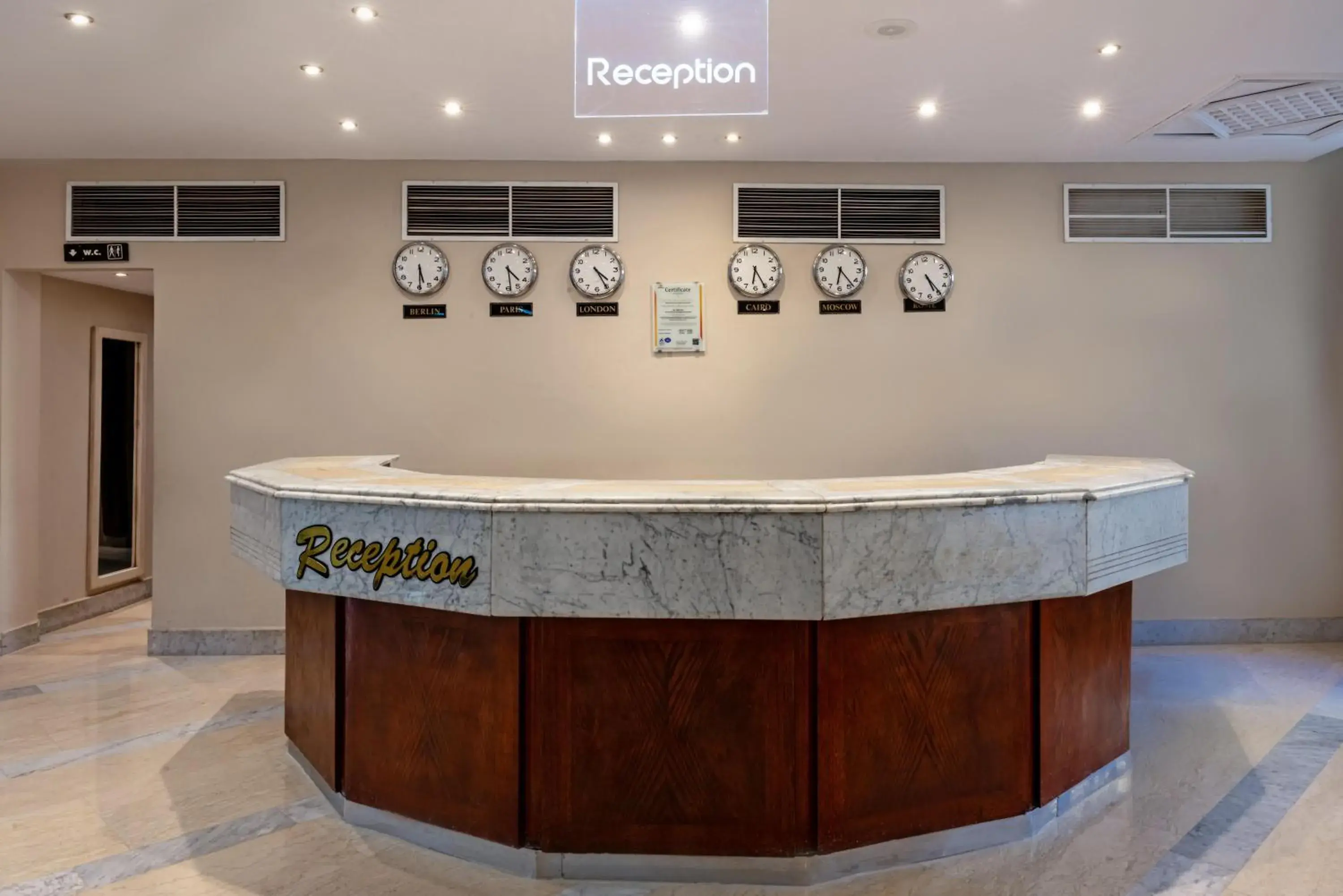 Lounge or bar in Sunny Days Mirette Family Resort Lounge or bar in Sunny Days Mirette Family Resort