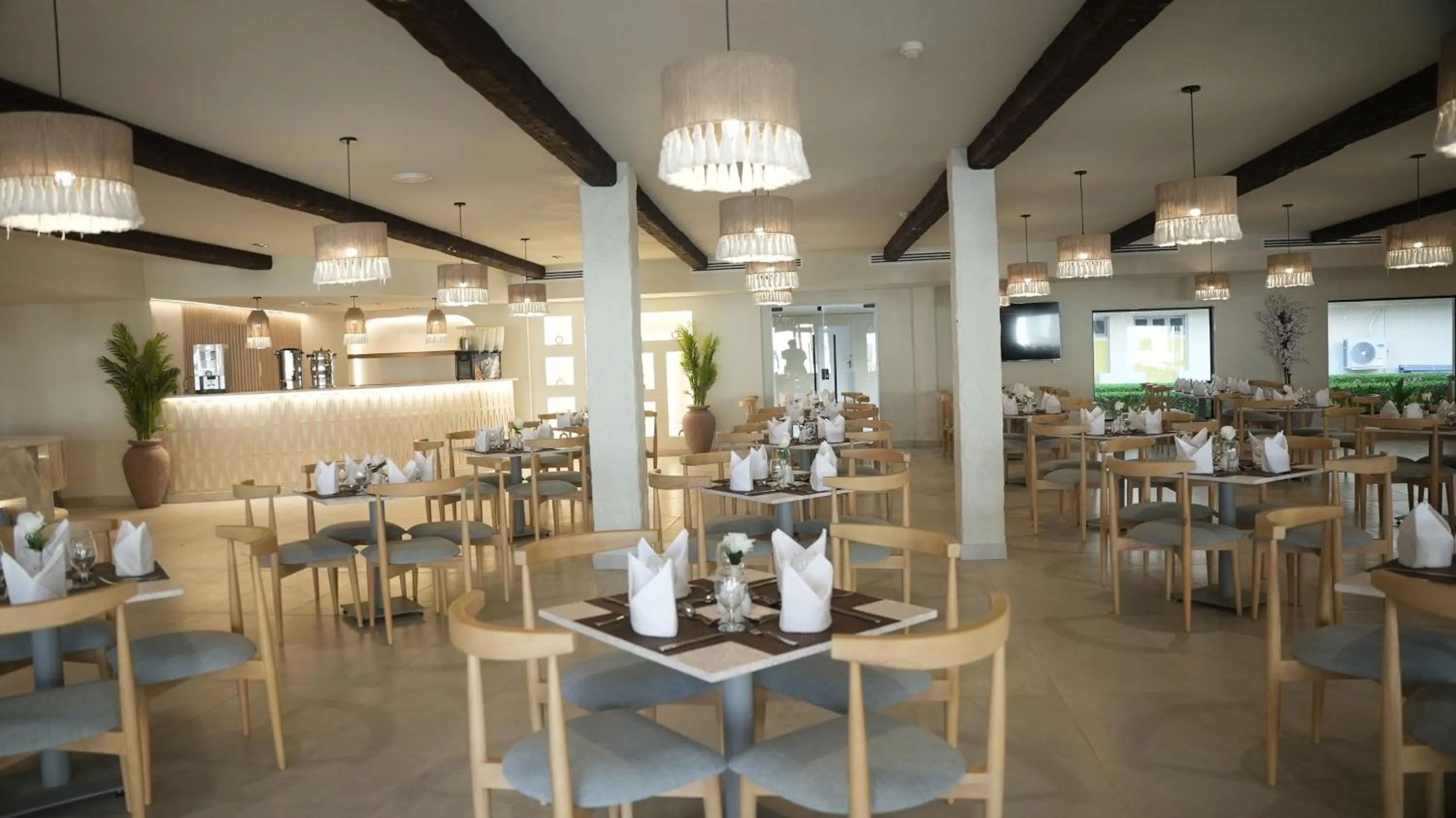 Restaurant/places to eat in Sunny Days Mirette Family Resort