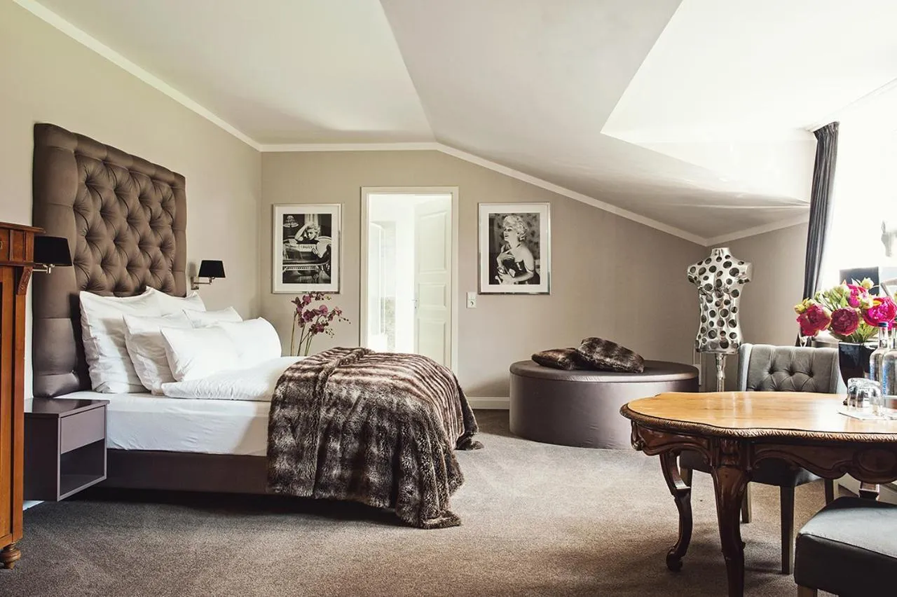 Bedroom, Bed in Herrenhaus Gut Neuruppersdorf