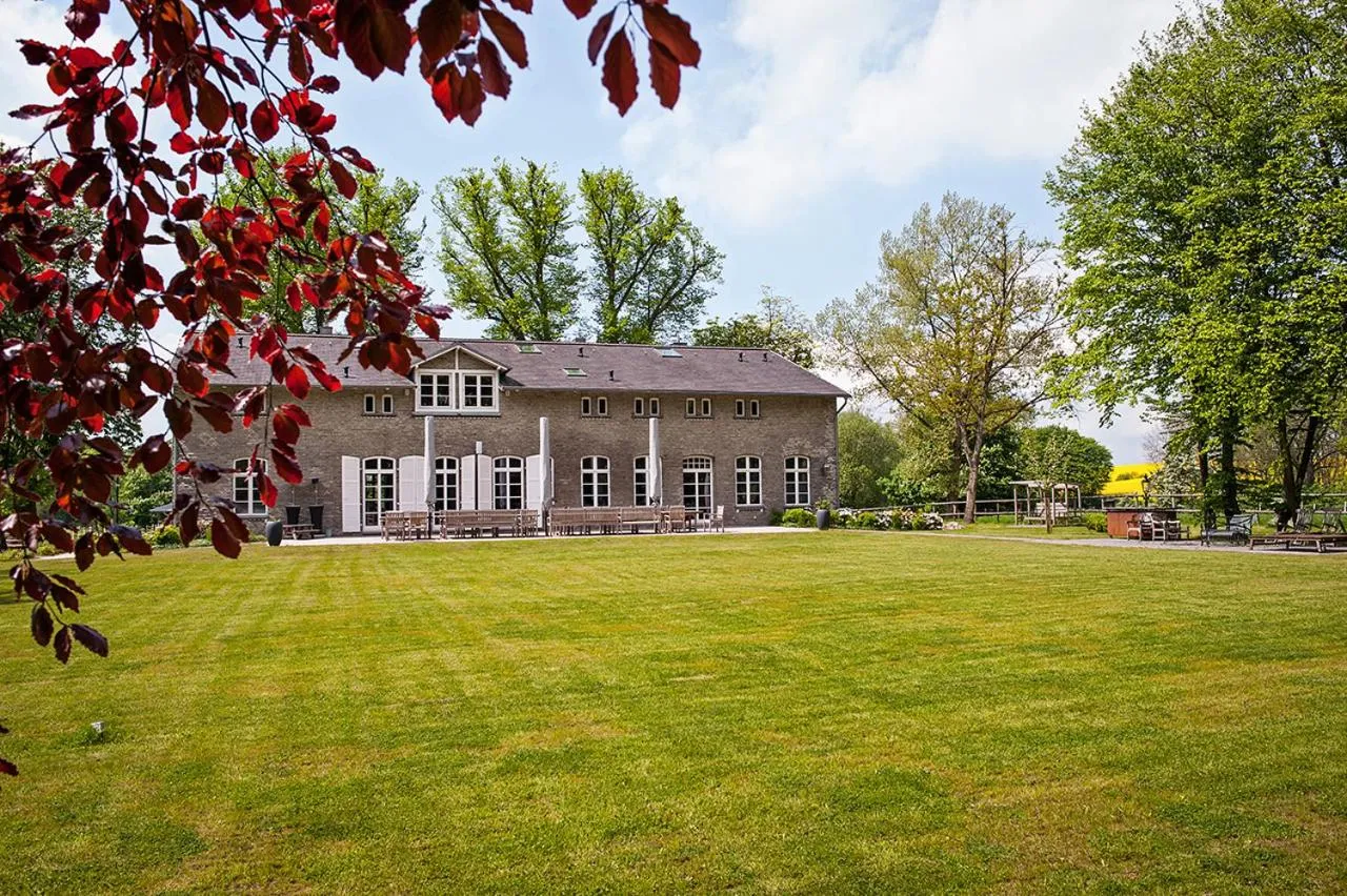 Property building in Herrenhaus Gut Neuruppersdorf