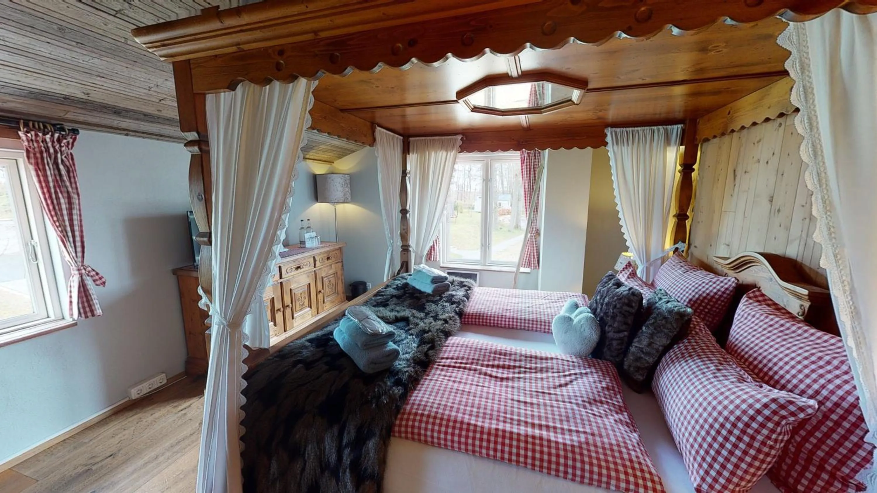 Bedroom, Bed in Herrenhaus Gut Neuruppersdorf