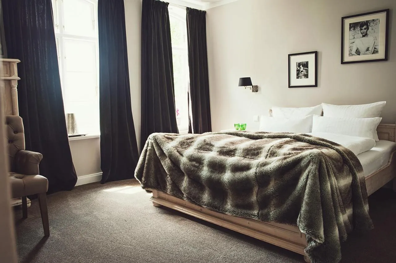 Bedroom, Bed in Herrenhaus Gut Neuruppersdorf