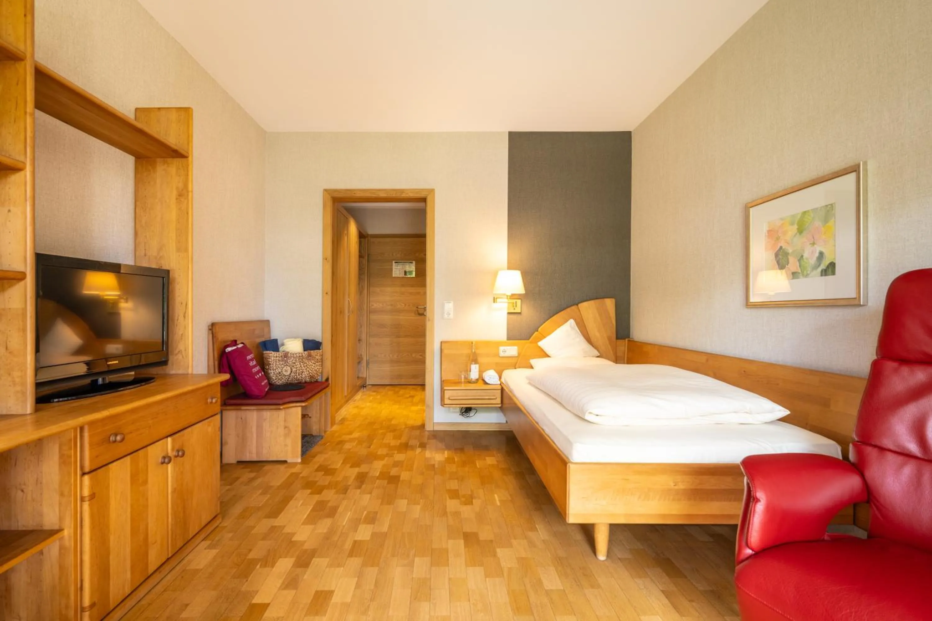 Photo of the whole room, Bed in Menschels Vitalresort