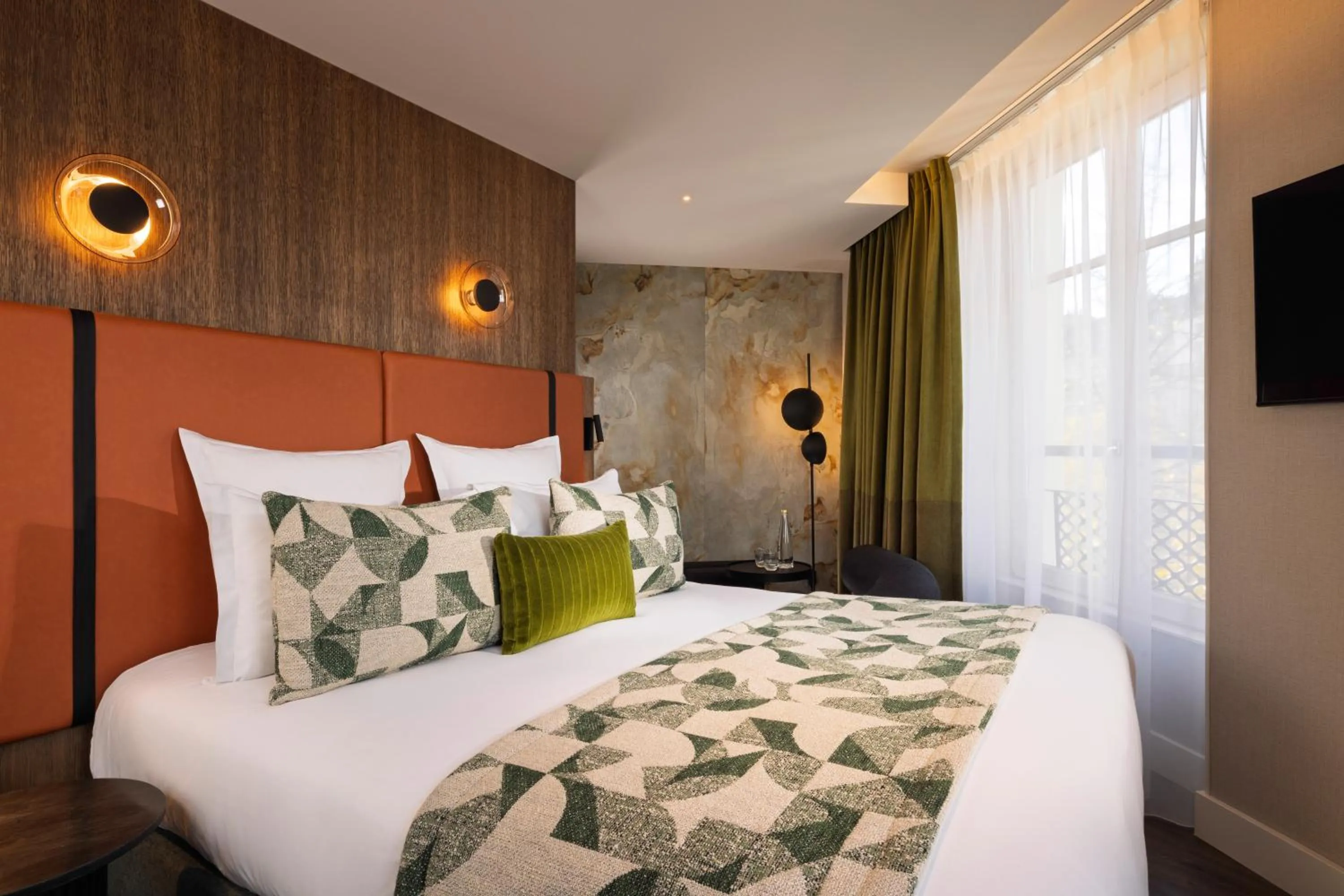 Bed in Hôtel Raspail Montparnasse