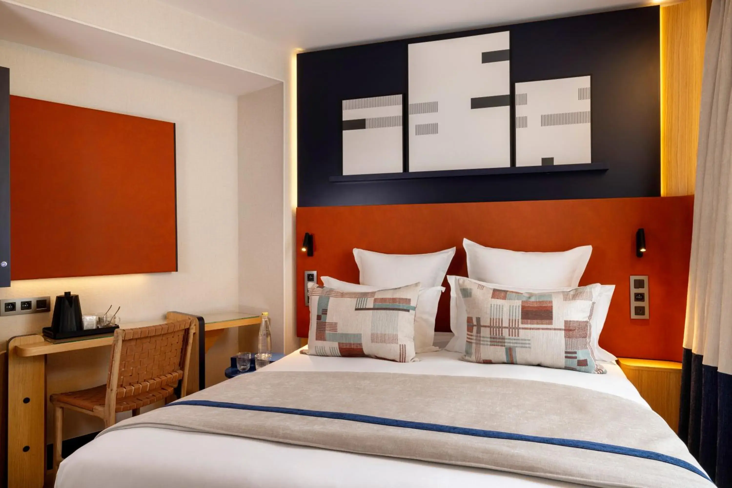 Bed in Hôtel Raspail Montparnasse Bed in Hôtel Raspail Montparnasse