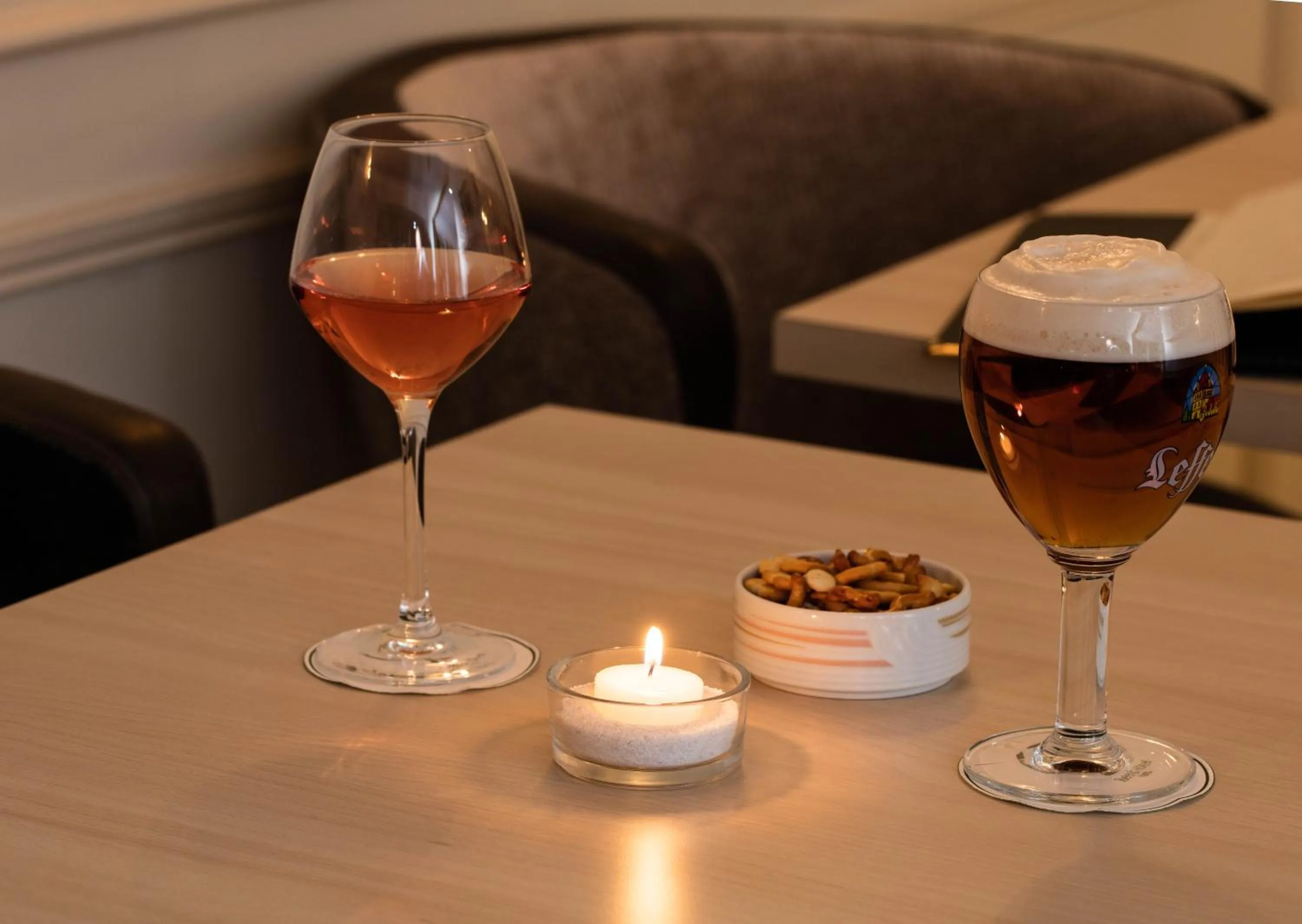 Lounge or bar in Queens Boutique Hotel