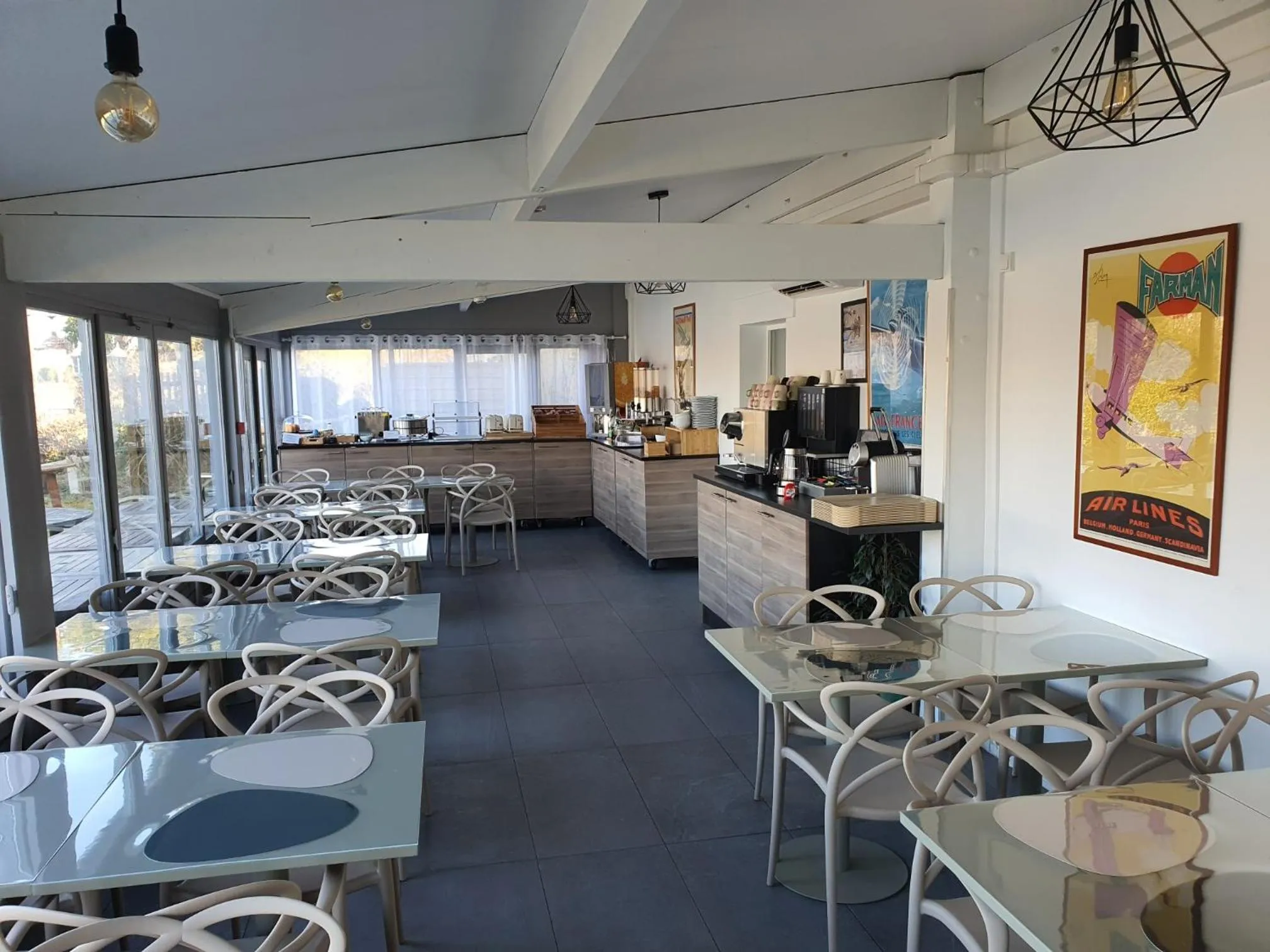 Breakfast in Logis - Hôtel & Restaurant des Lacs Paris Sud