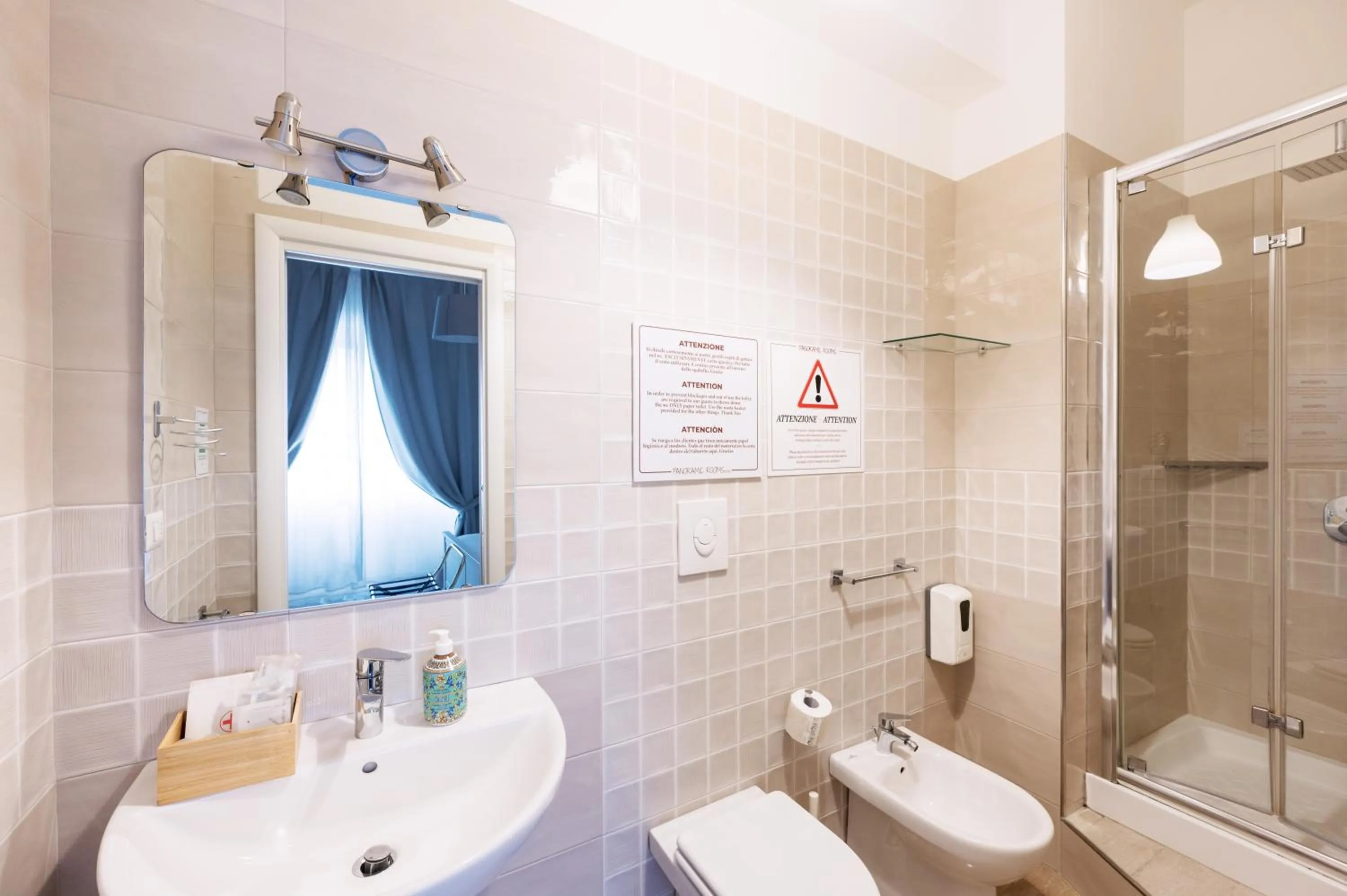 Bathroom in Panoramic Rooms Salerno