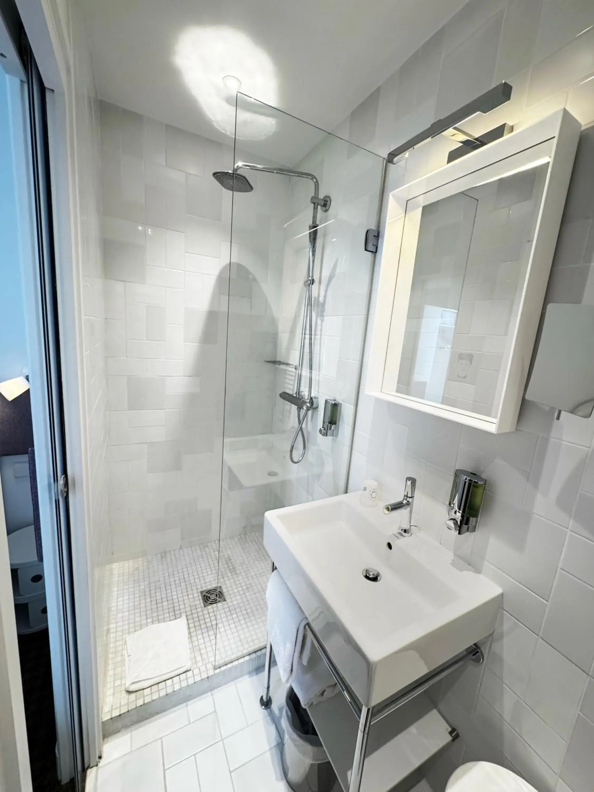 Bathroom in Hôtel Mistral Bathroom in Hôtel Mistral