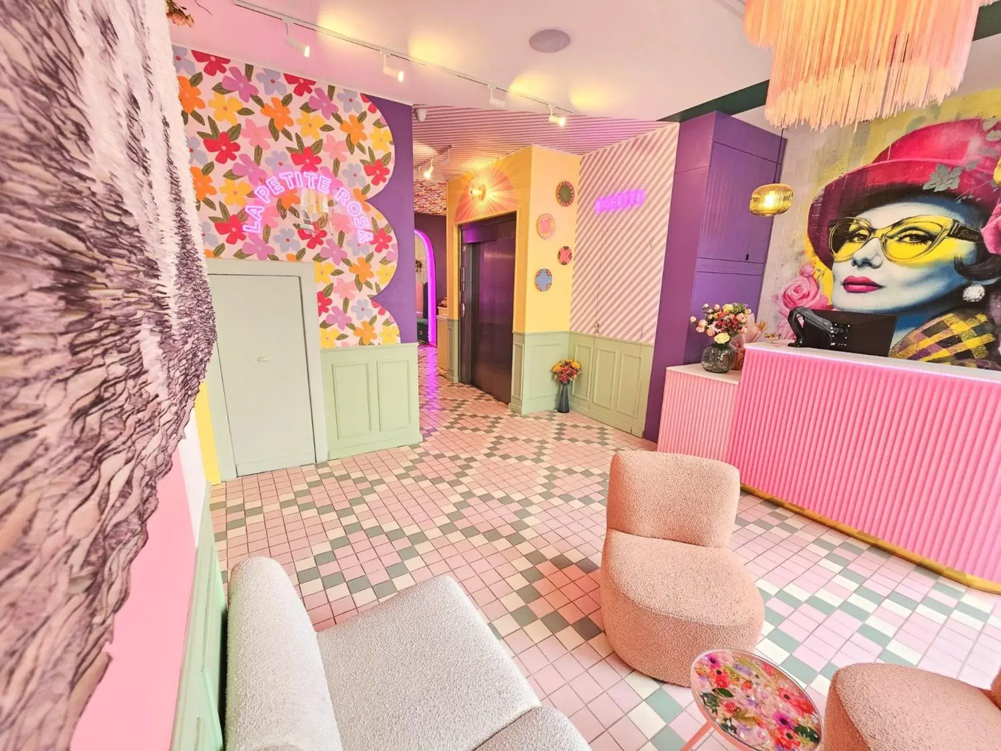 Lobby or reception in Hotel La Petite Rosa Lobby or reception in Hotel La Petite Rosa