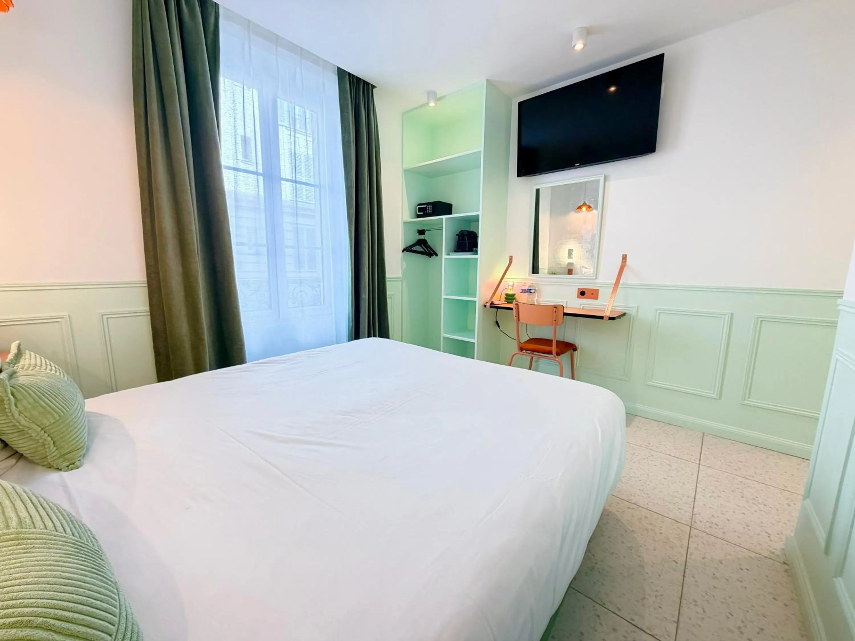 Bed in Hotel La Petite Rosa