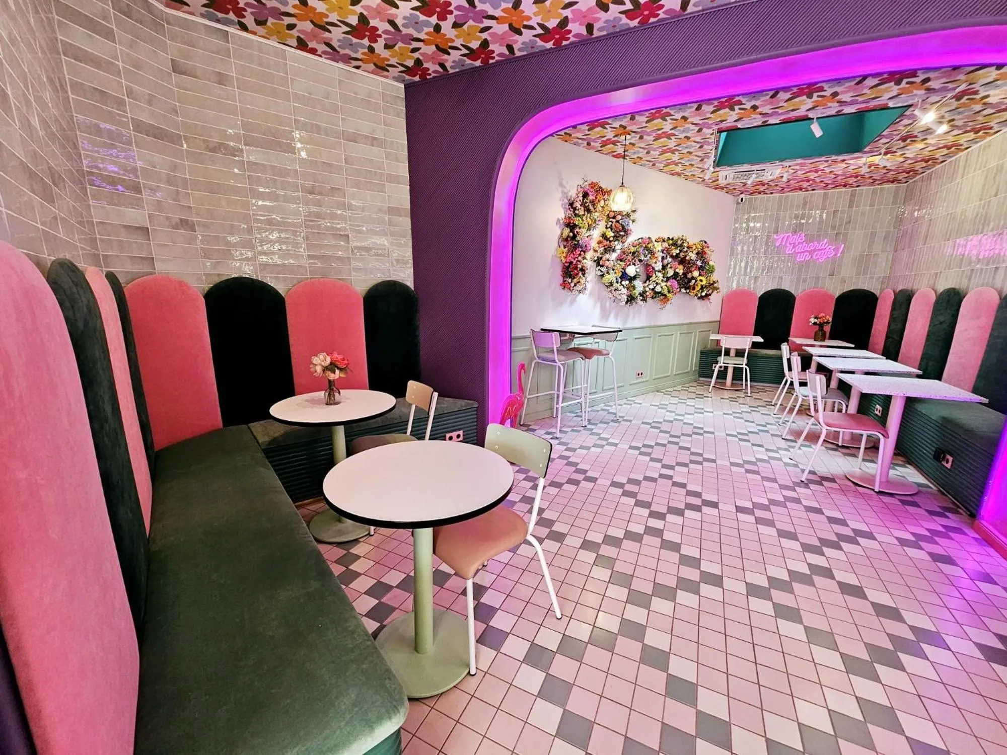 Restaurant/places to eat in Hotel La Petite Rosa