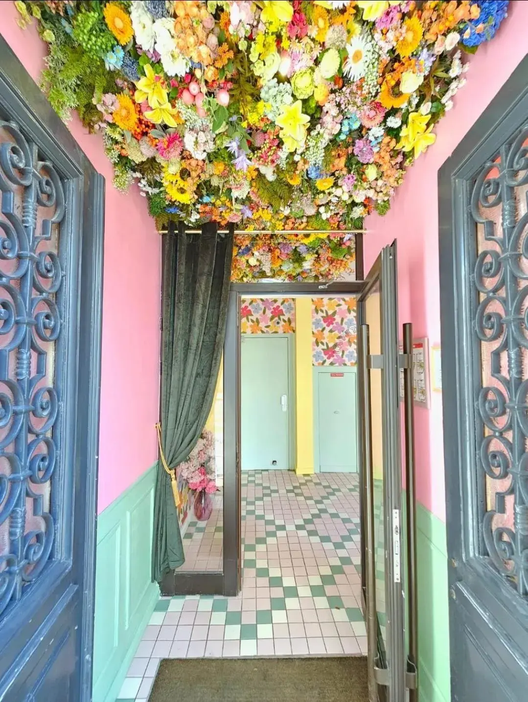 Facade/entrance in Hotel La Petite Rosa Facade/entrance in Hotel La Petite Rosa