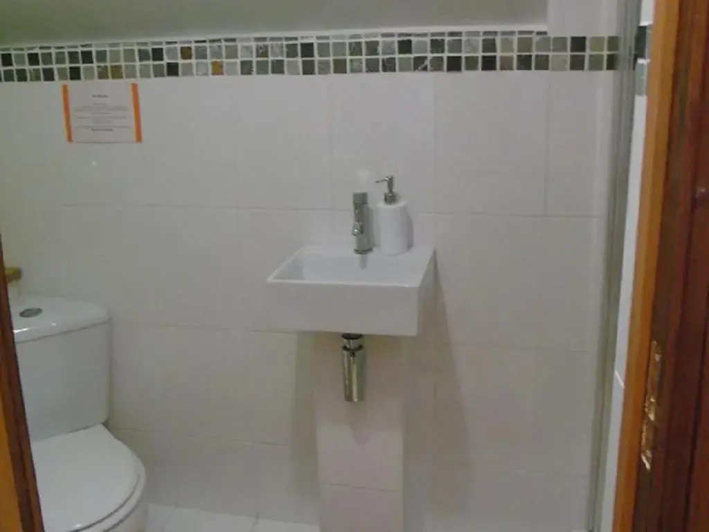 Bathroom in The Old Star Bathroom in The Old Star