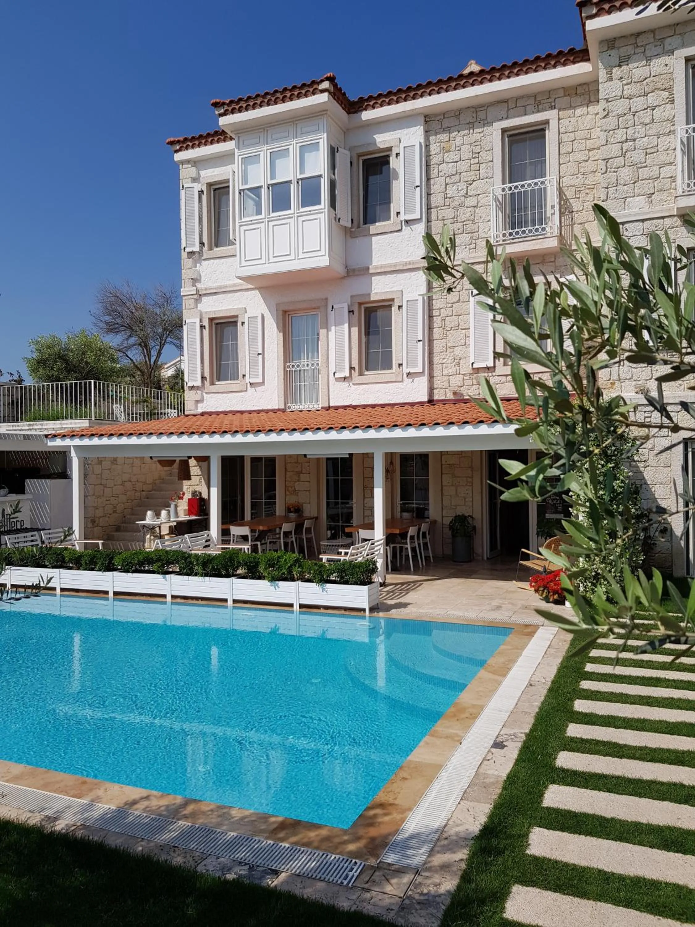 Property building in Peremere Alacati Otel