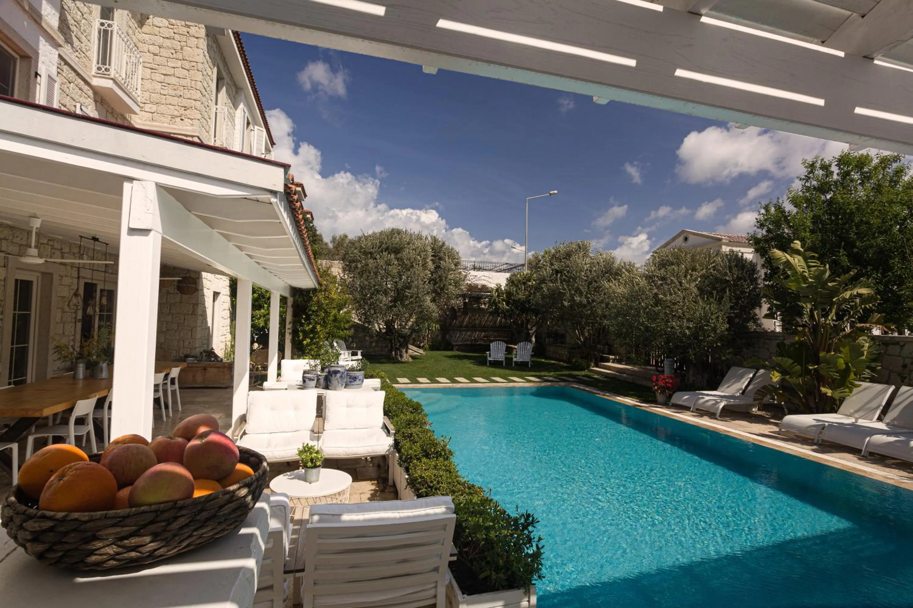 Property building in Peremere Alacati Otel