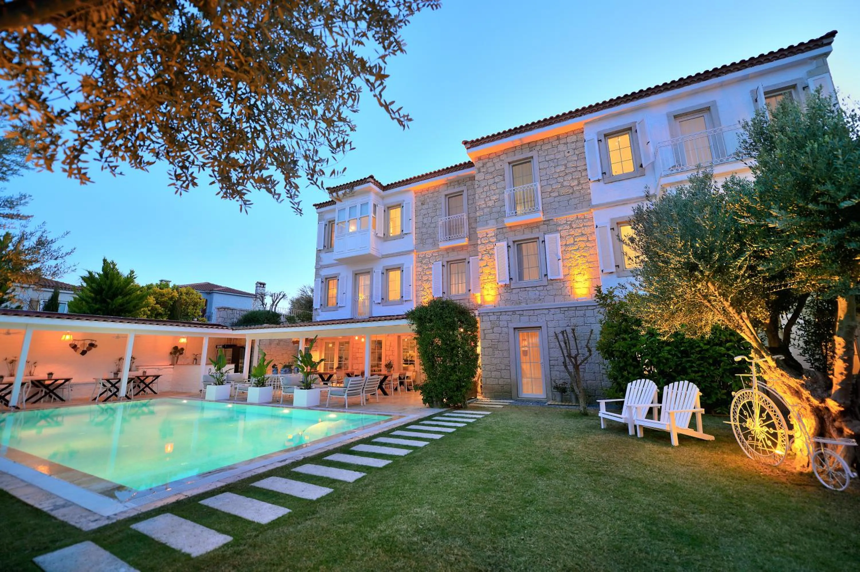 Property building in Peremere Alacati Otel