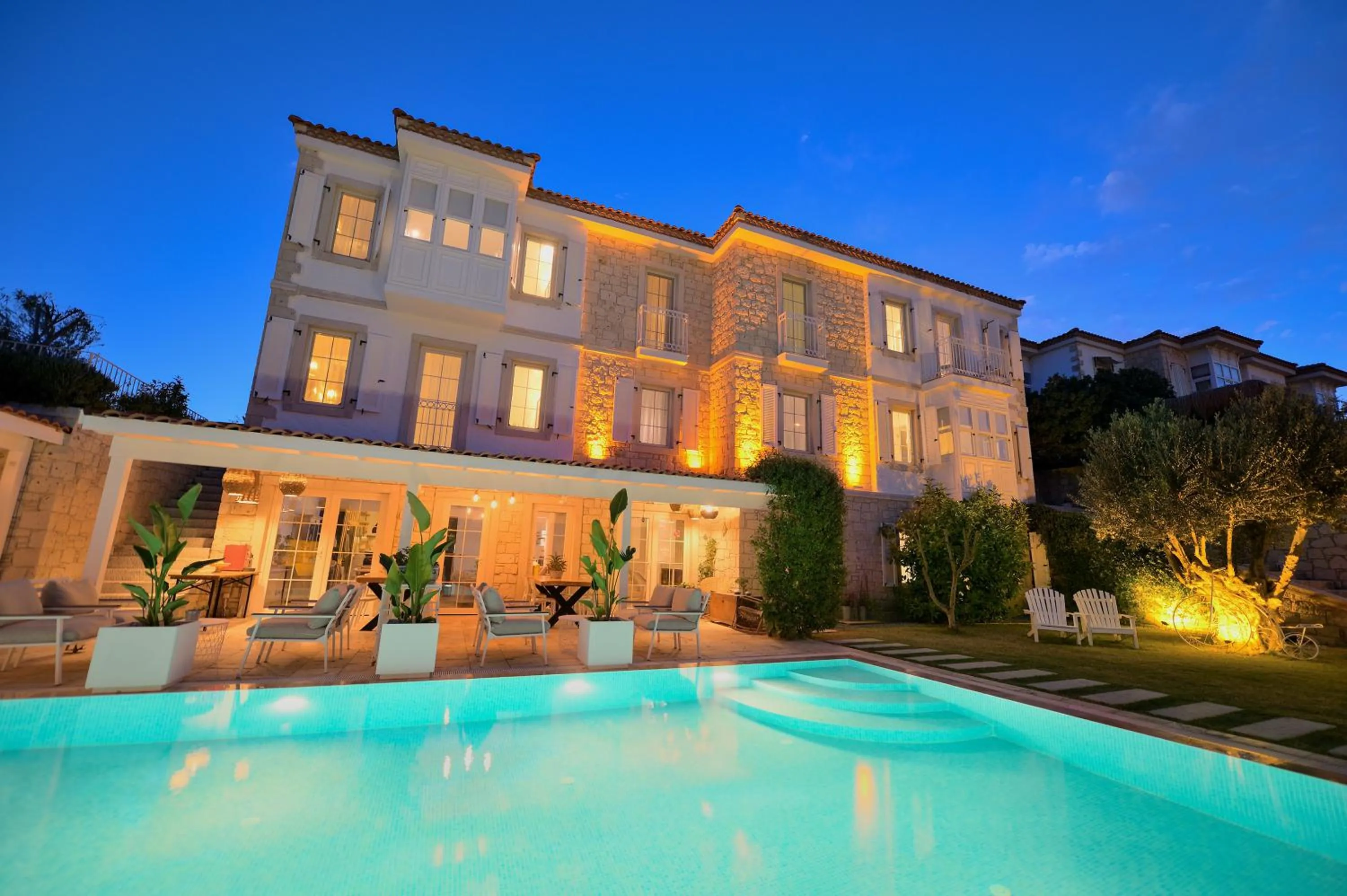 Property building in Peremere Alacati Otel