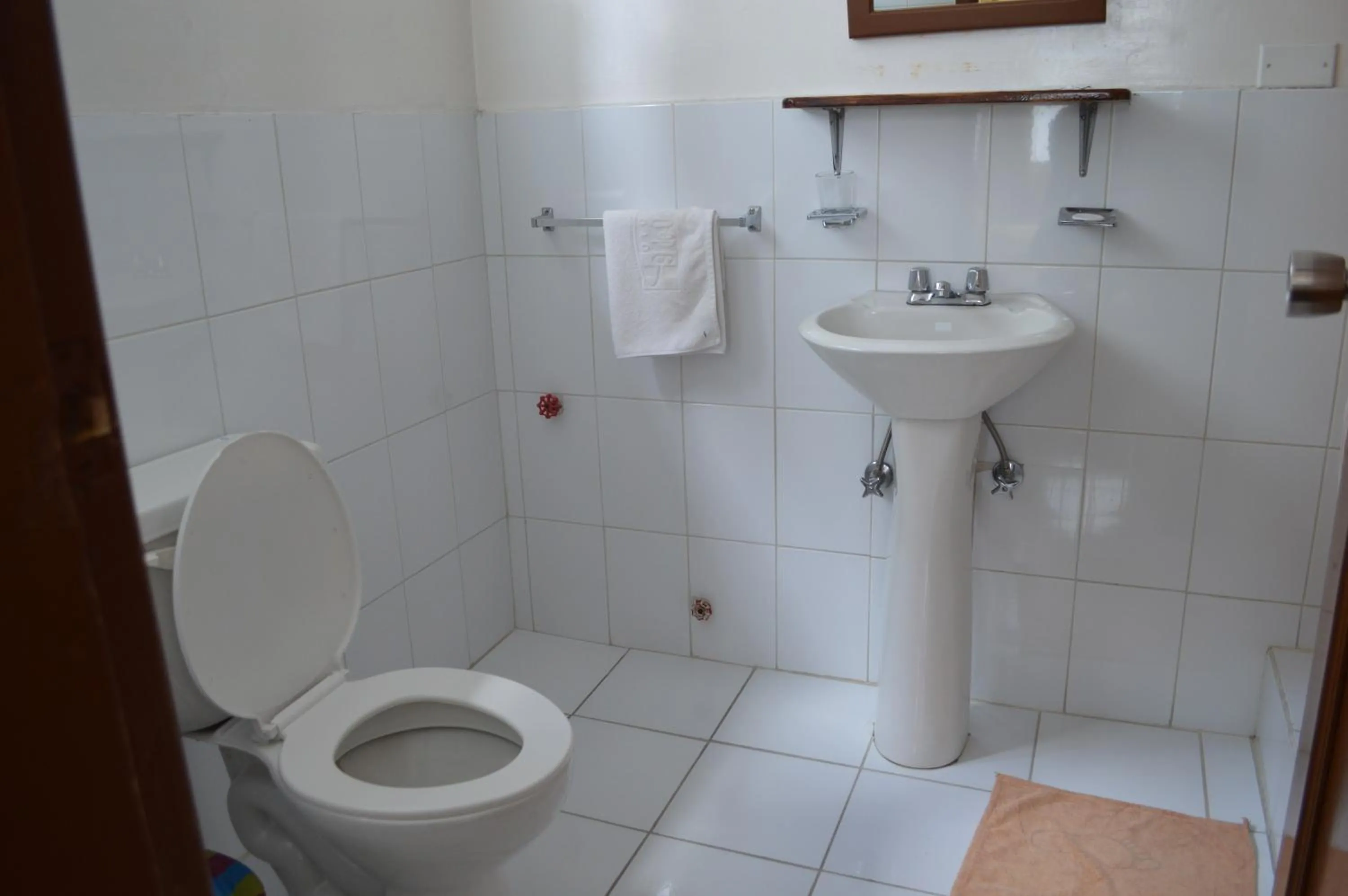 Bathroom in Hotel 9 de Octubre