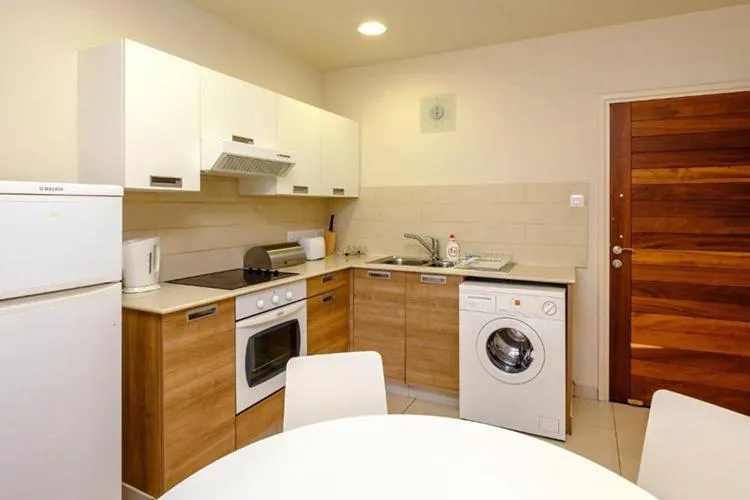 Les Palmiers Beach Boutique Hotel & Luxury Apartments