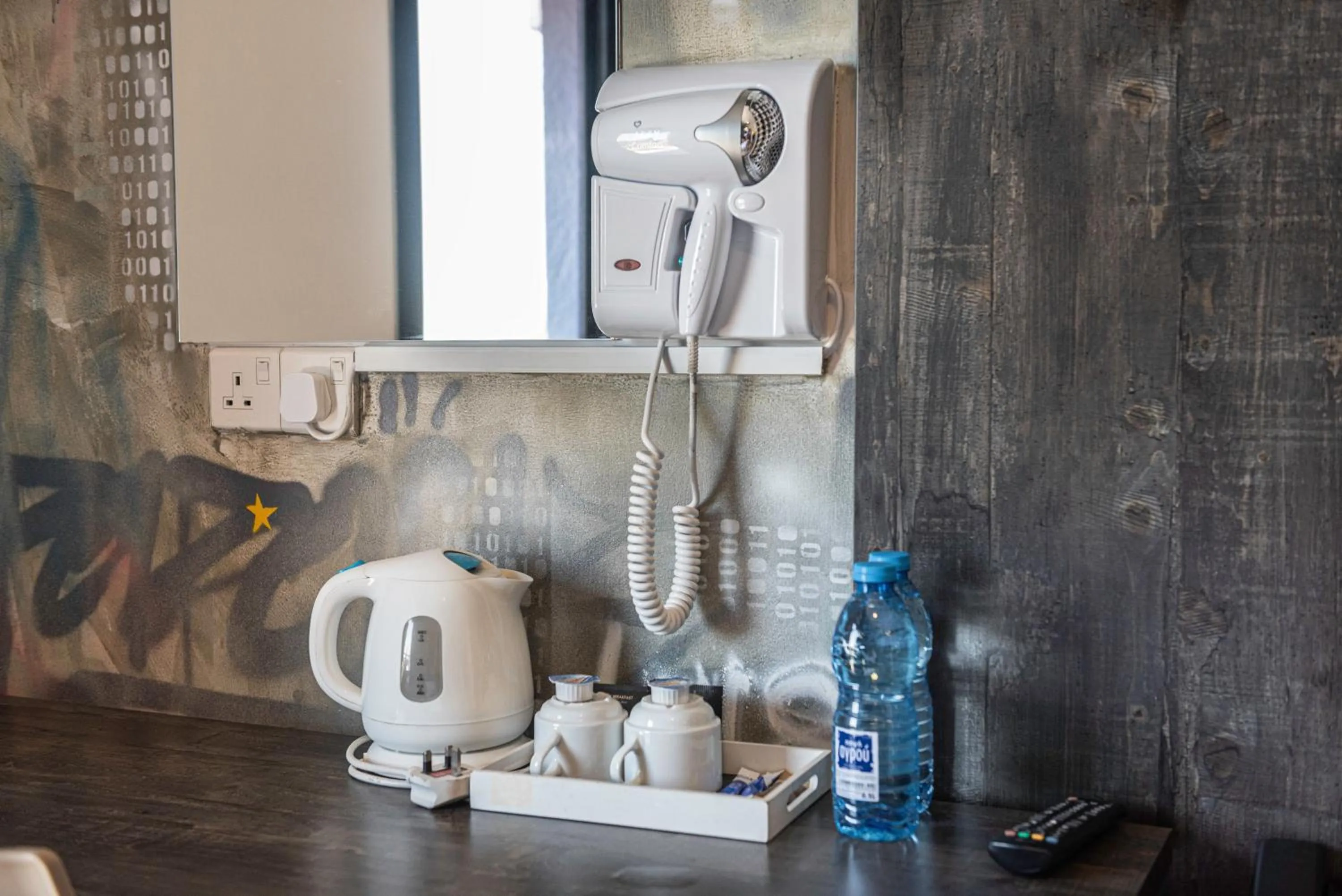 Drinks in Rise Urban Art Hotel