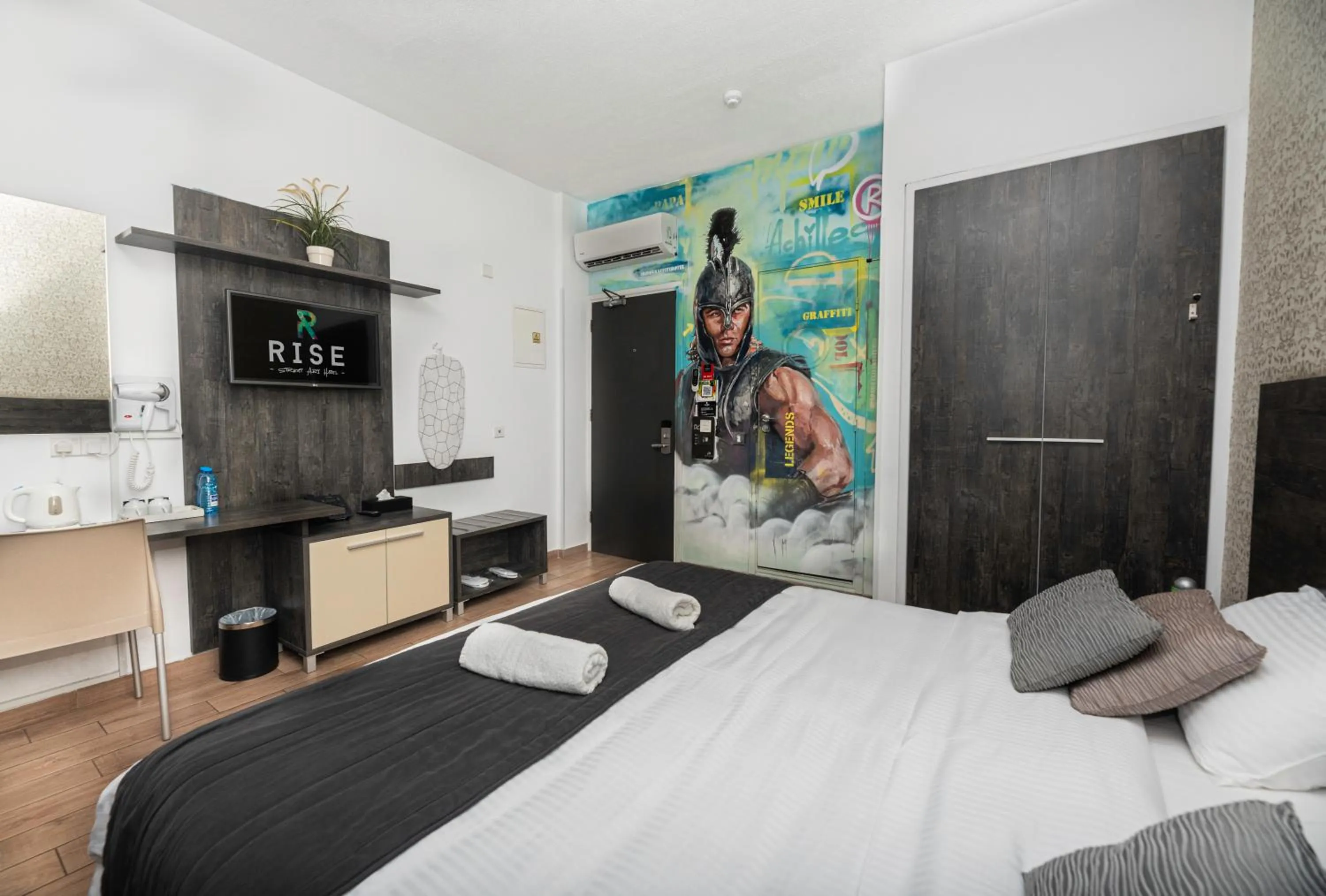 Bed in Rise Urban Art Hotel