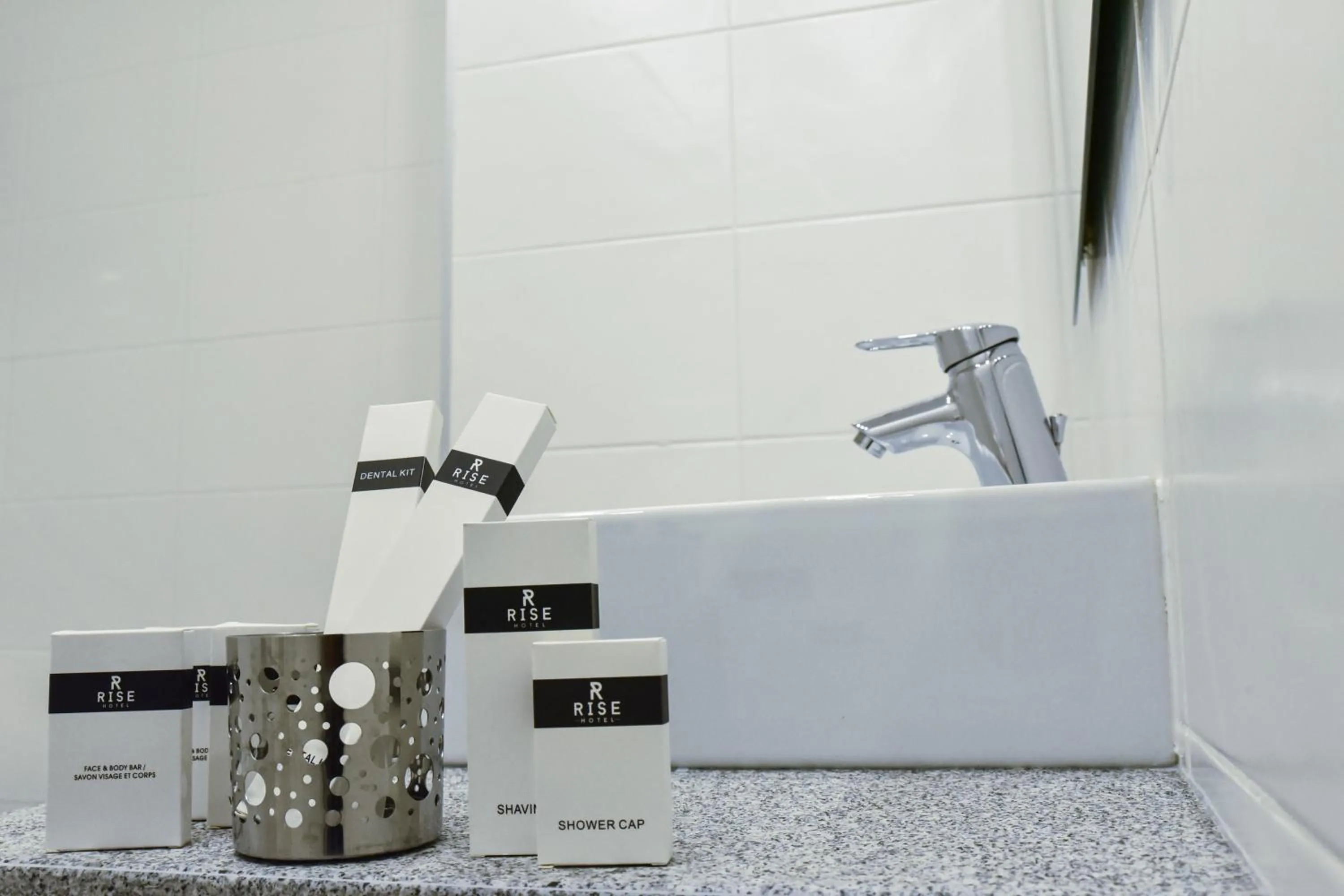 Bathroom in Rise Urban Art Hotel