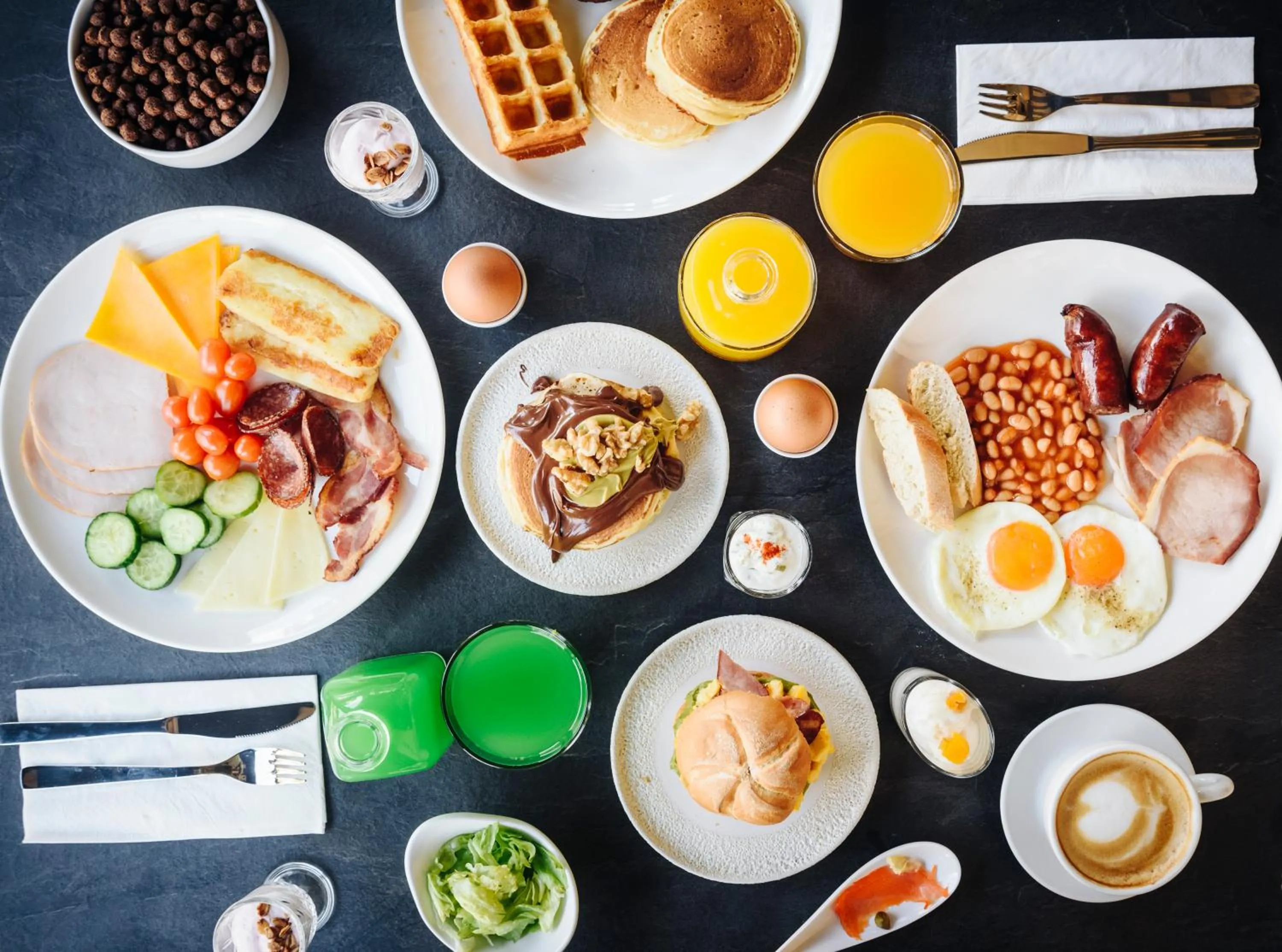 Buffet breakfast in Rise Urban Art Hotel