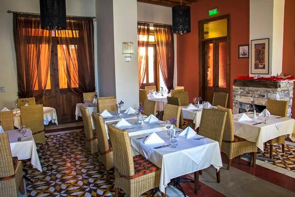 Restaurant/places to eat in The Library Hotel Wellness Retreat