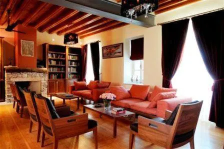 Library in The Library Hotel Wellness Retreat