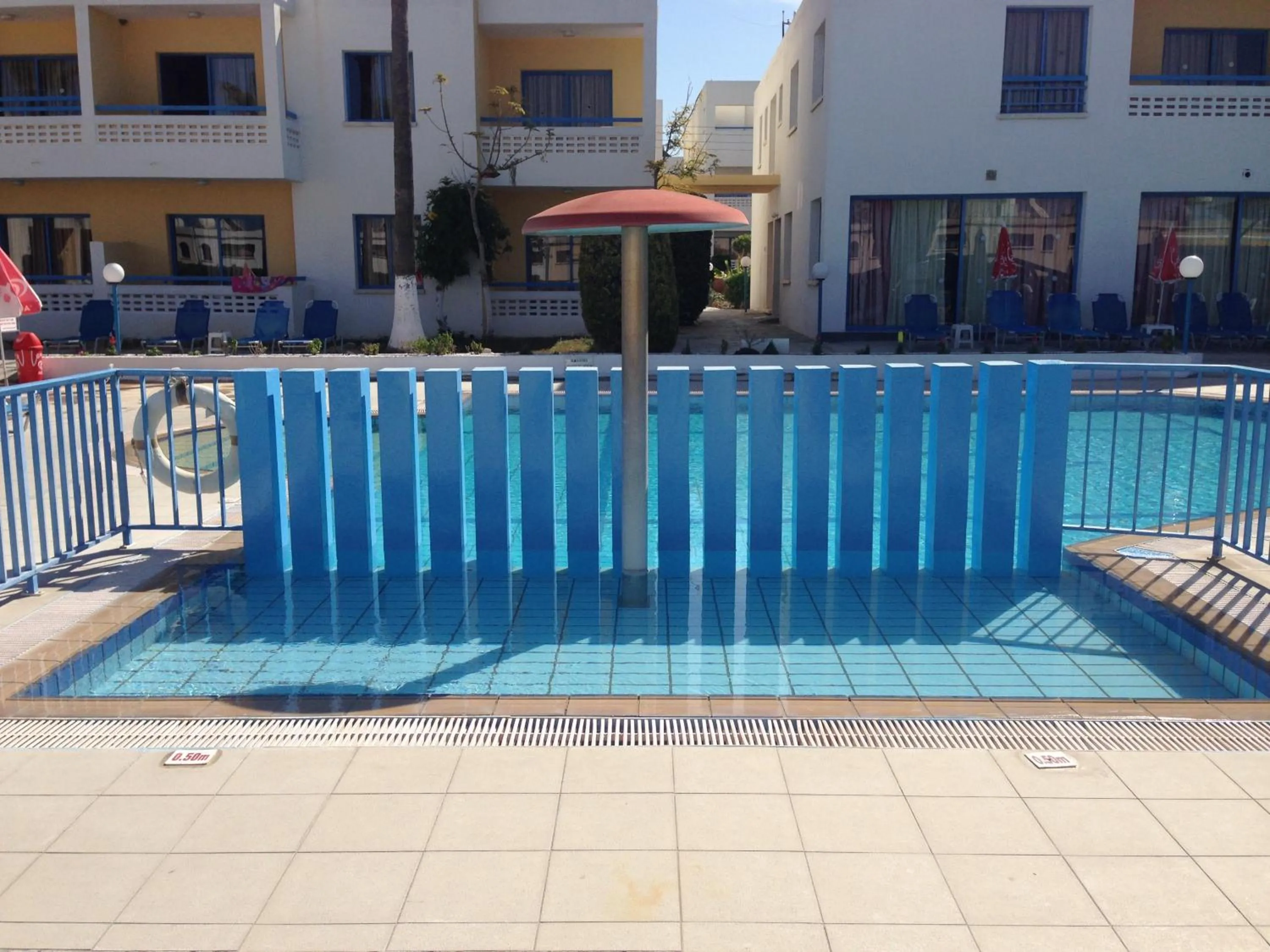 Swimming pool in Kefalonitis Hotel Apartments