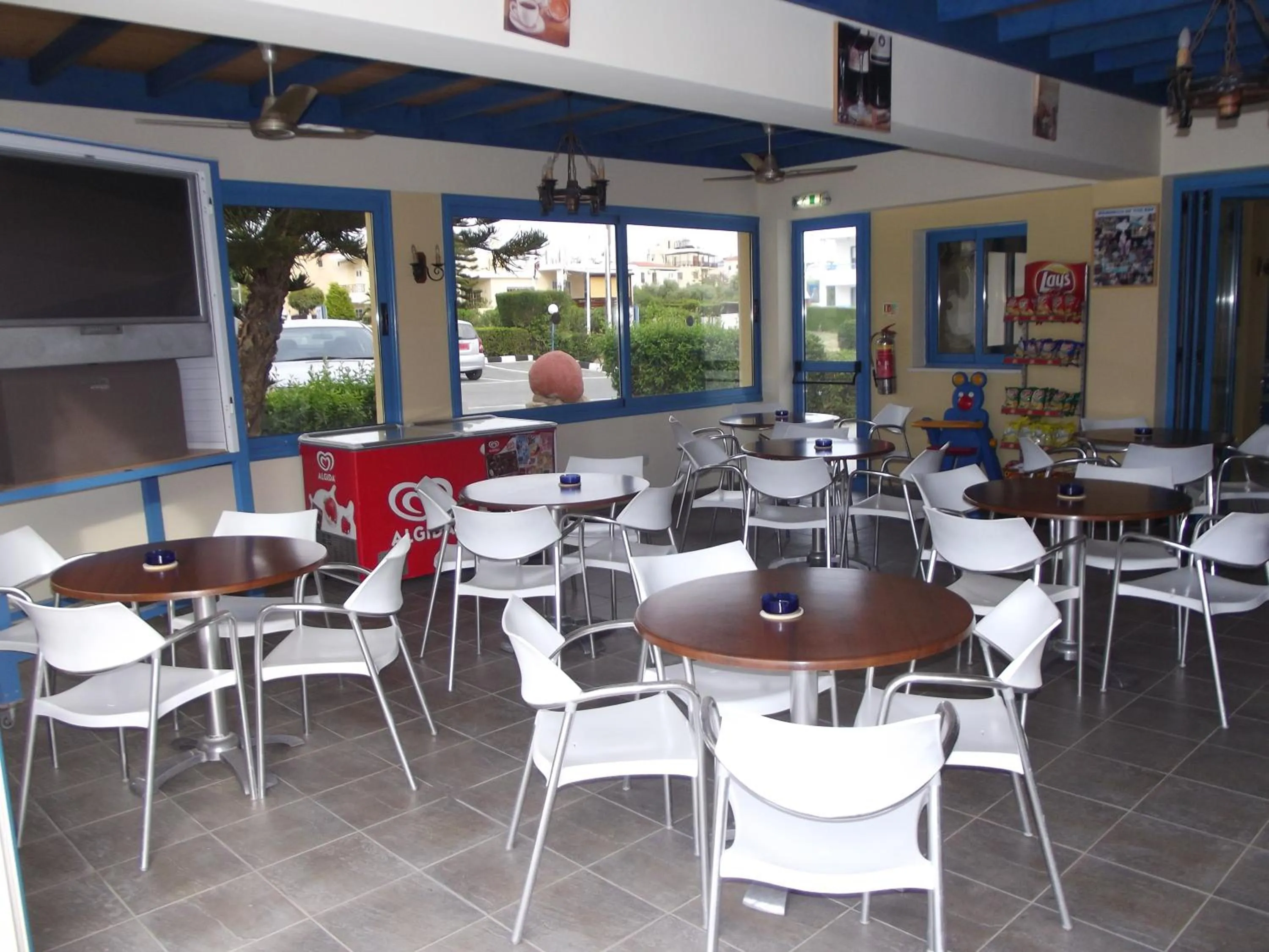 Restaurant/places to eat in Kefalonitis Hotel Apartments