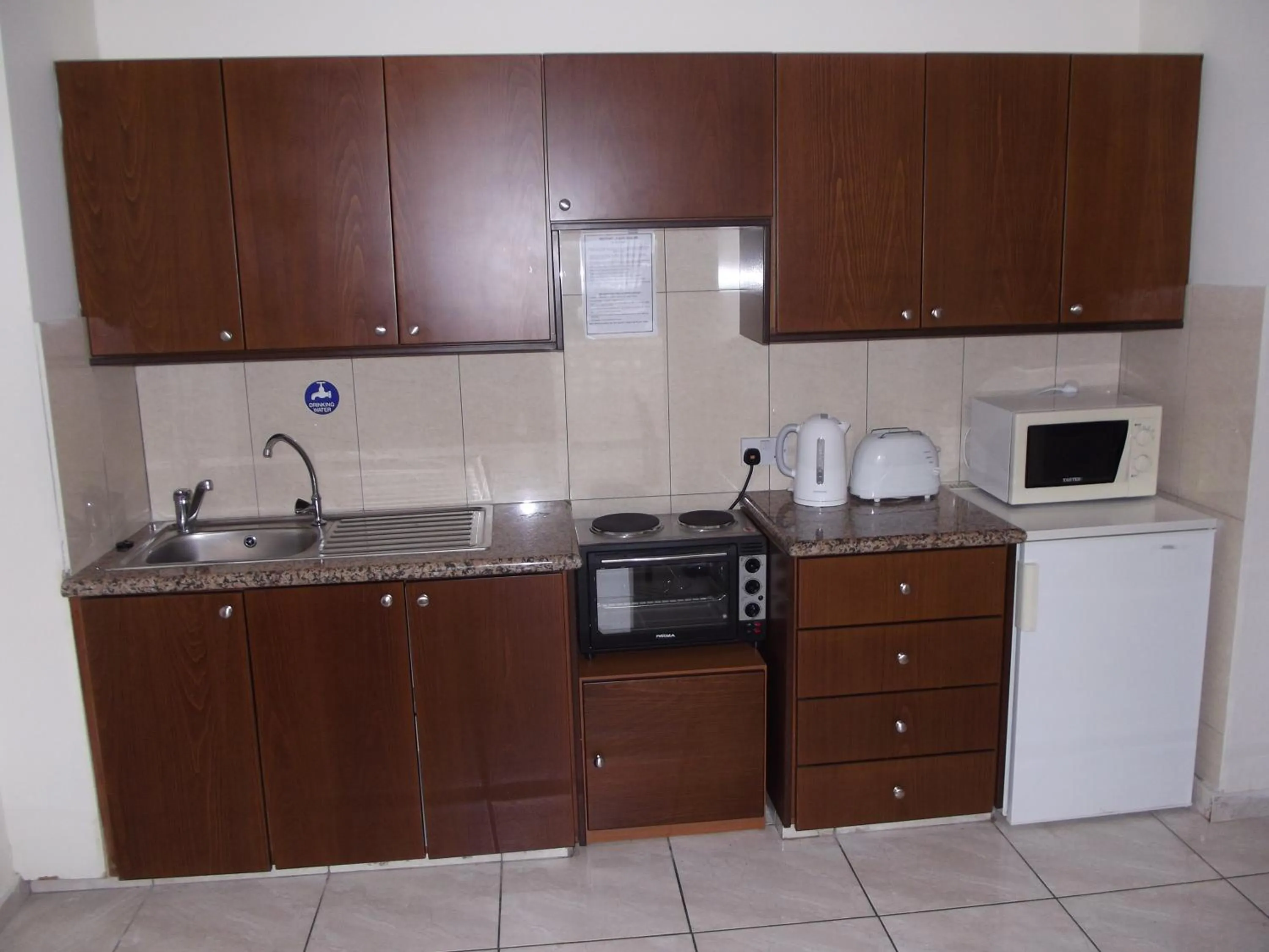 Coffee/tea facilities in Kefalonitis Hotel Apartments