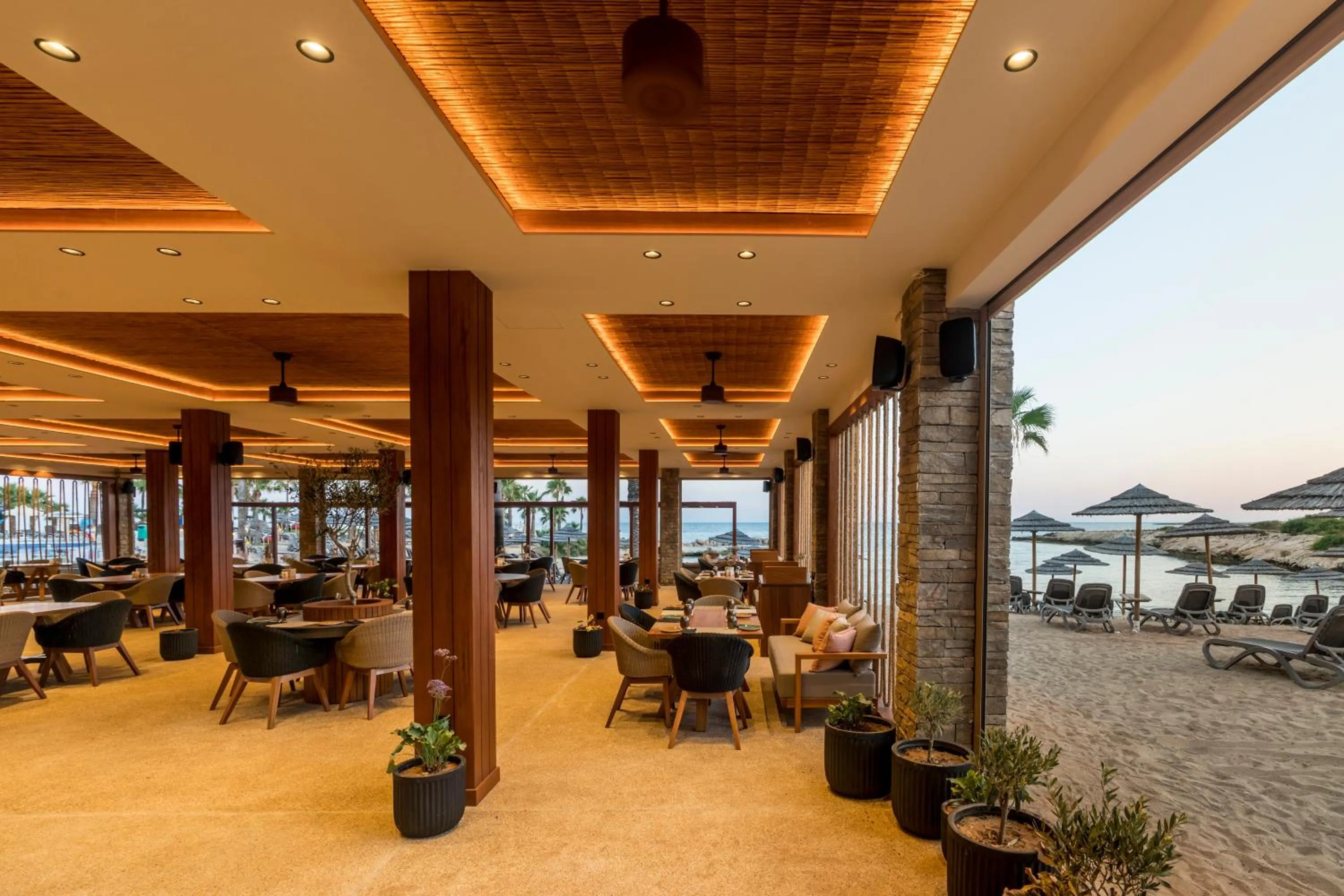 Restaurant/places to eat in Adams Beach Hotel & Spa