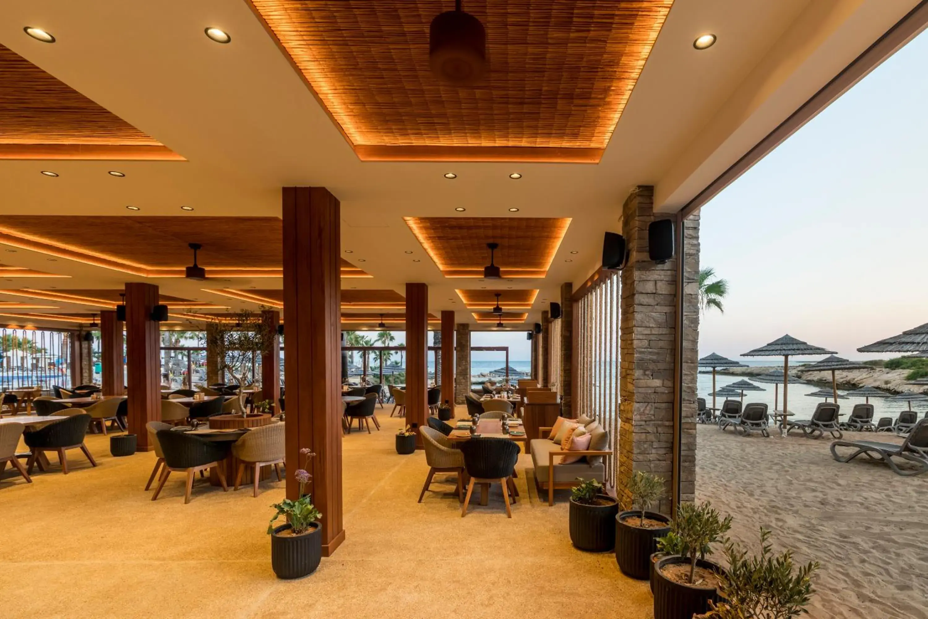 Restaurant/Places to Eat in Adams Beach Hotel & Spa