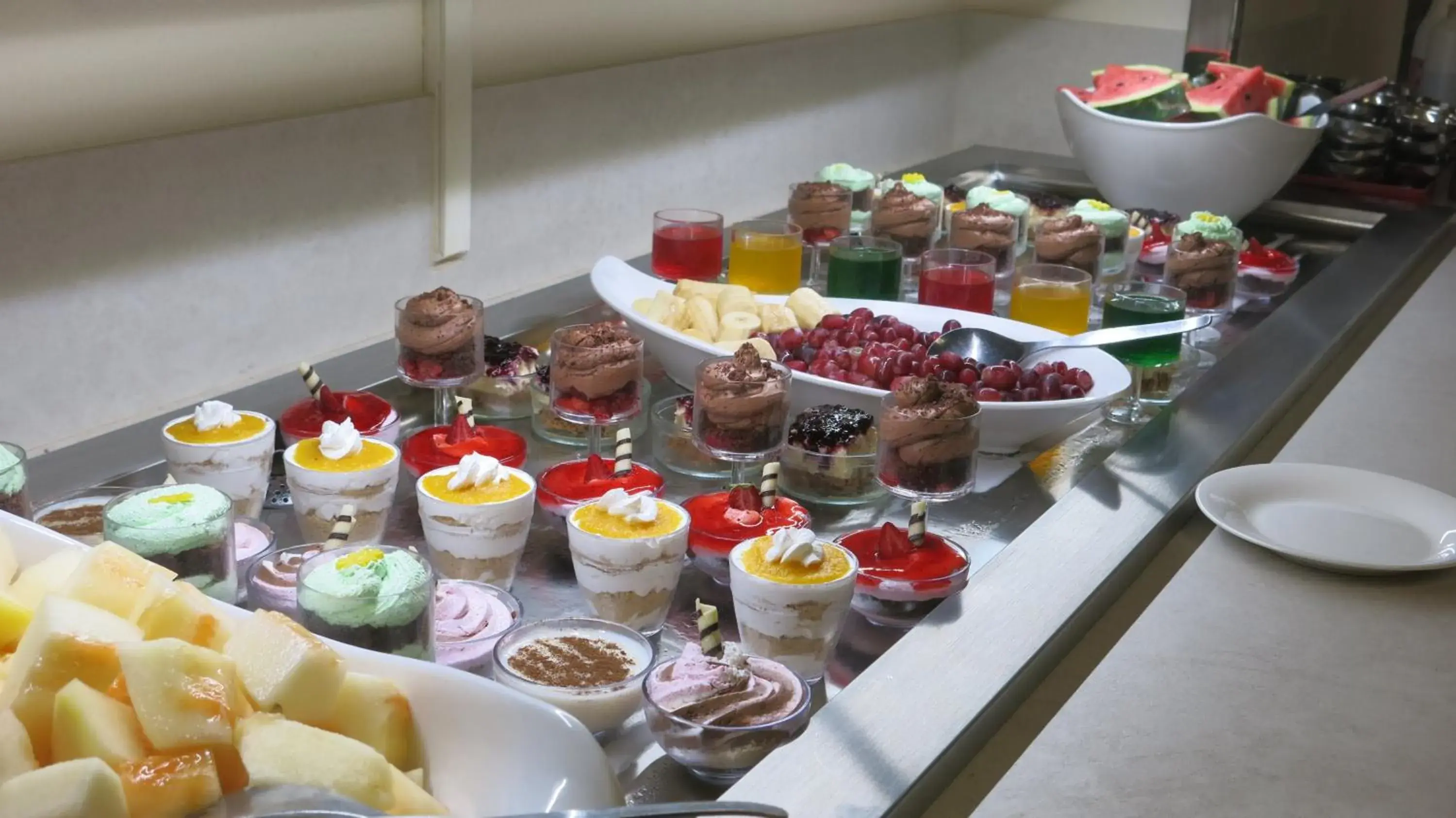 Restaurant/places to eat in Marina Hotel Restaurant/places to eat in Marina Hotel