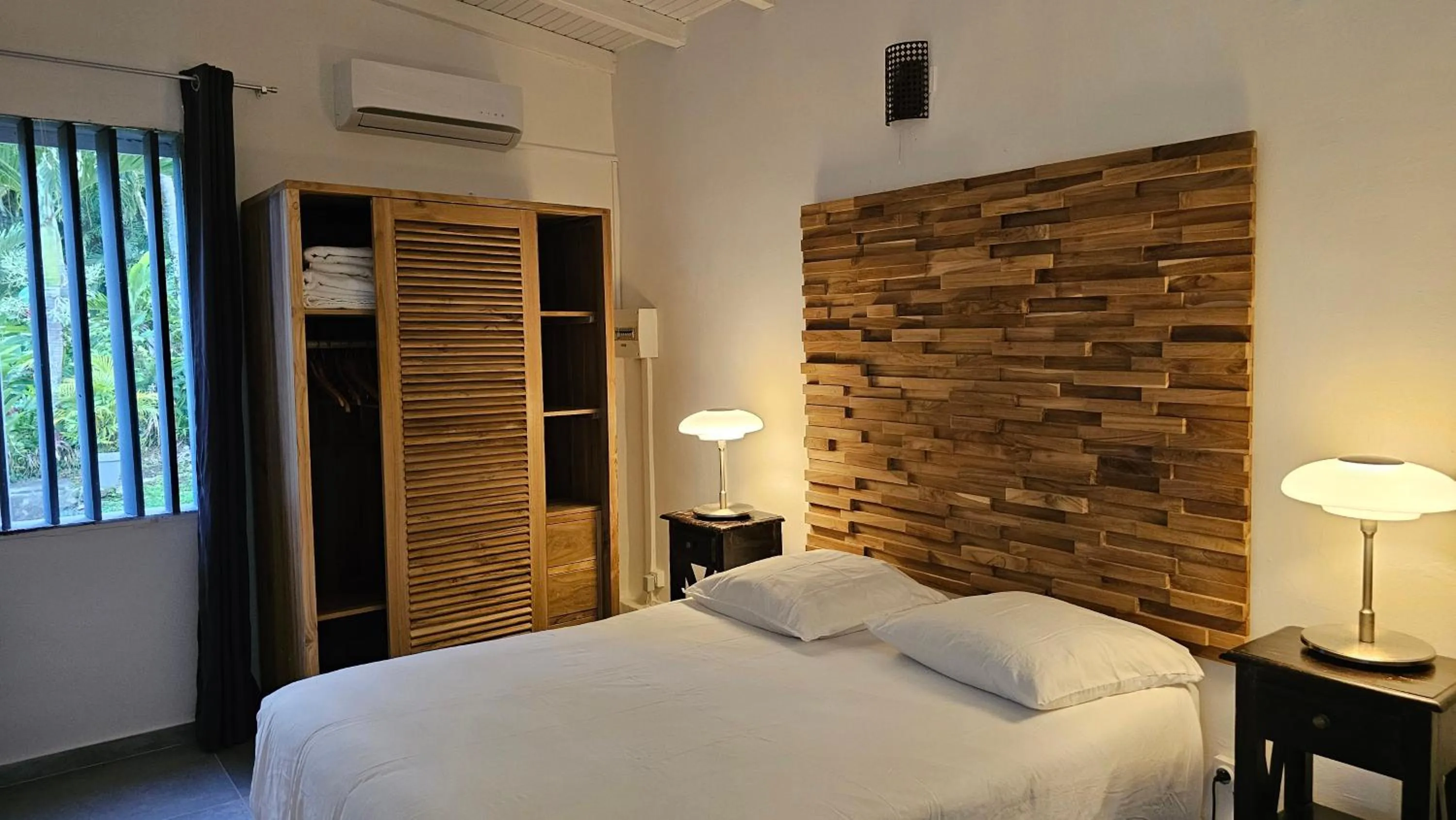 Bed in Habitation Villa Les Cassias