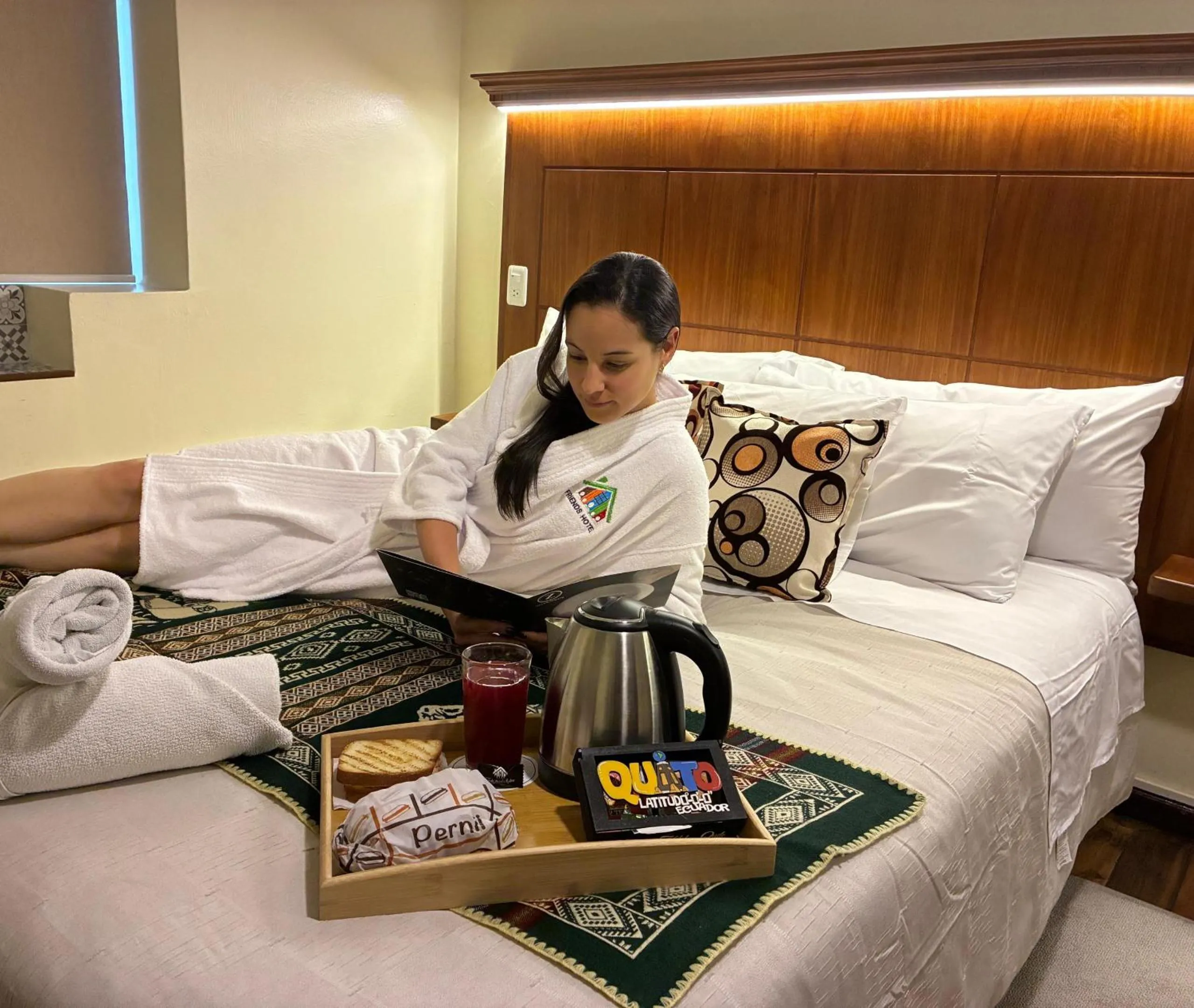 Breakfast, Bed in Friends Hotel & Rooftop - Historic Center & Museums