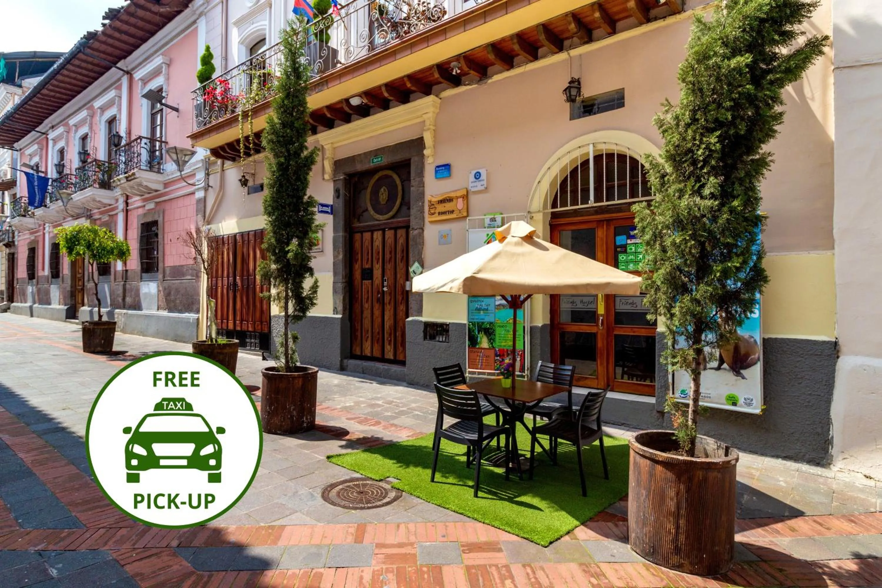 shuttle in Friends Hotel & Rooftop - Historic Center & Museums