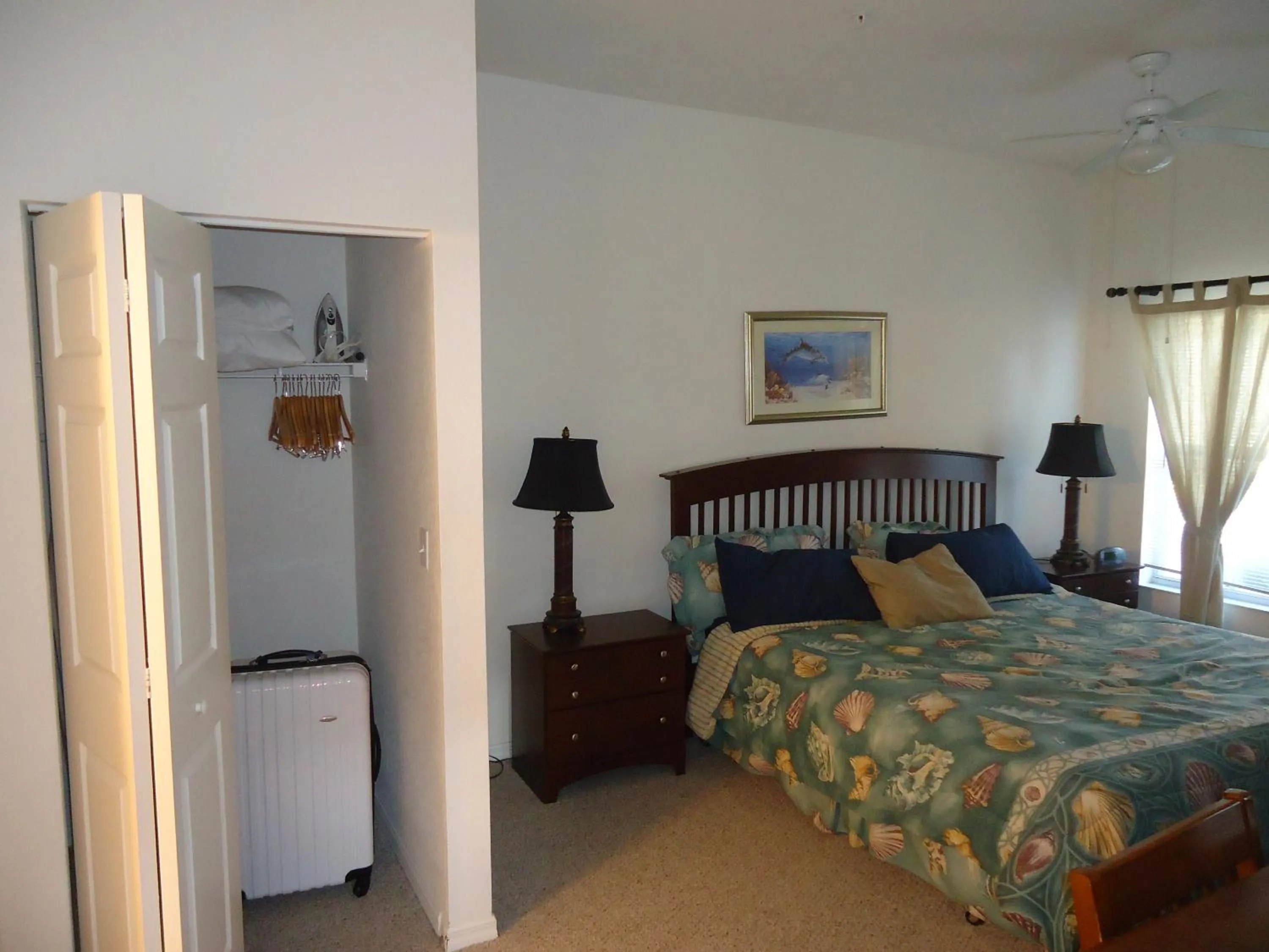 Bed in True Happiness, Housing Near Disney Word