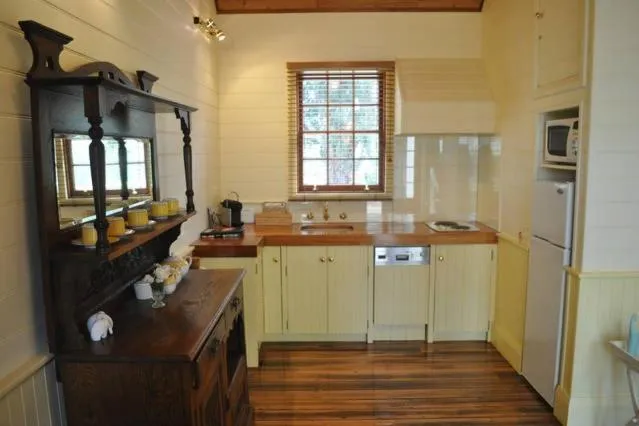 Kitchen or kitchenette in The Mill House Cottage