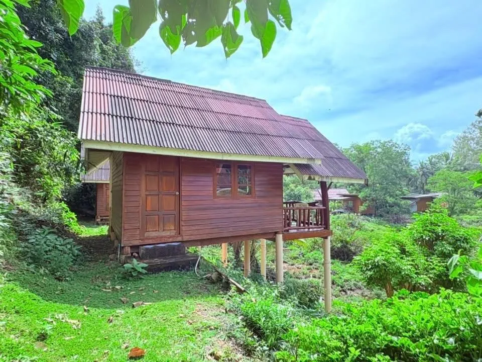 Namtok Bungalows