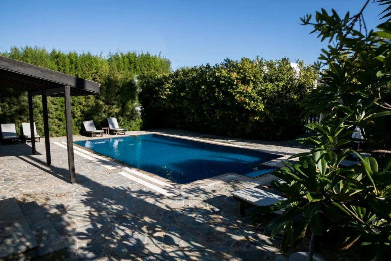 Garden in Theo Sunset Bay Hotel