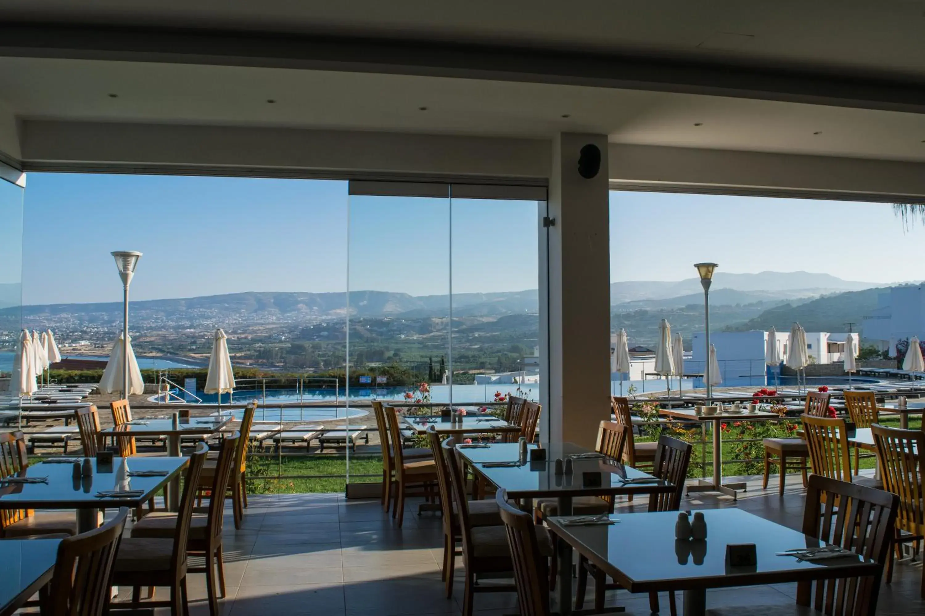 Restaurant/places to eat in Theo Sunset Bay Hotel Restaurant/places to eat in Theo Sunset Bay Hotel