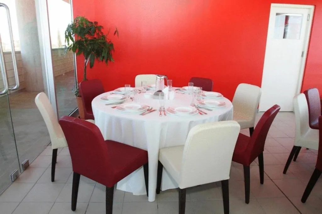 Restaurant/places to eat in Allegra GSP Sport Center