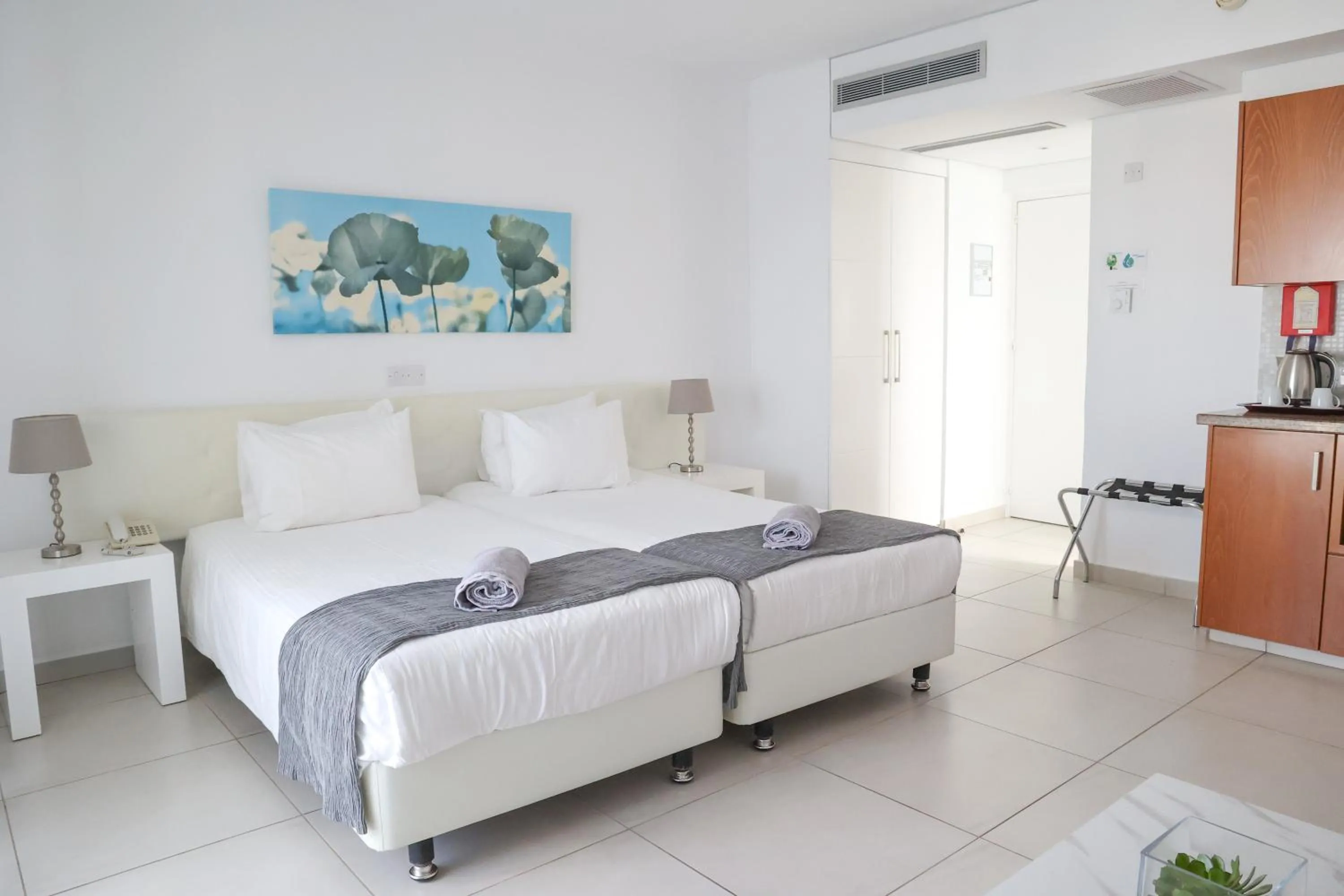 Bed in Alva Hotel Apartments