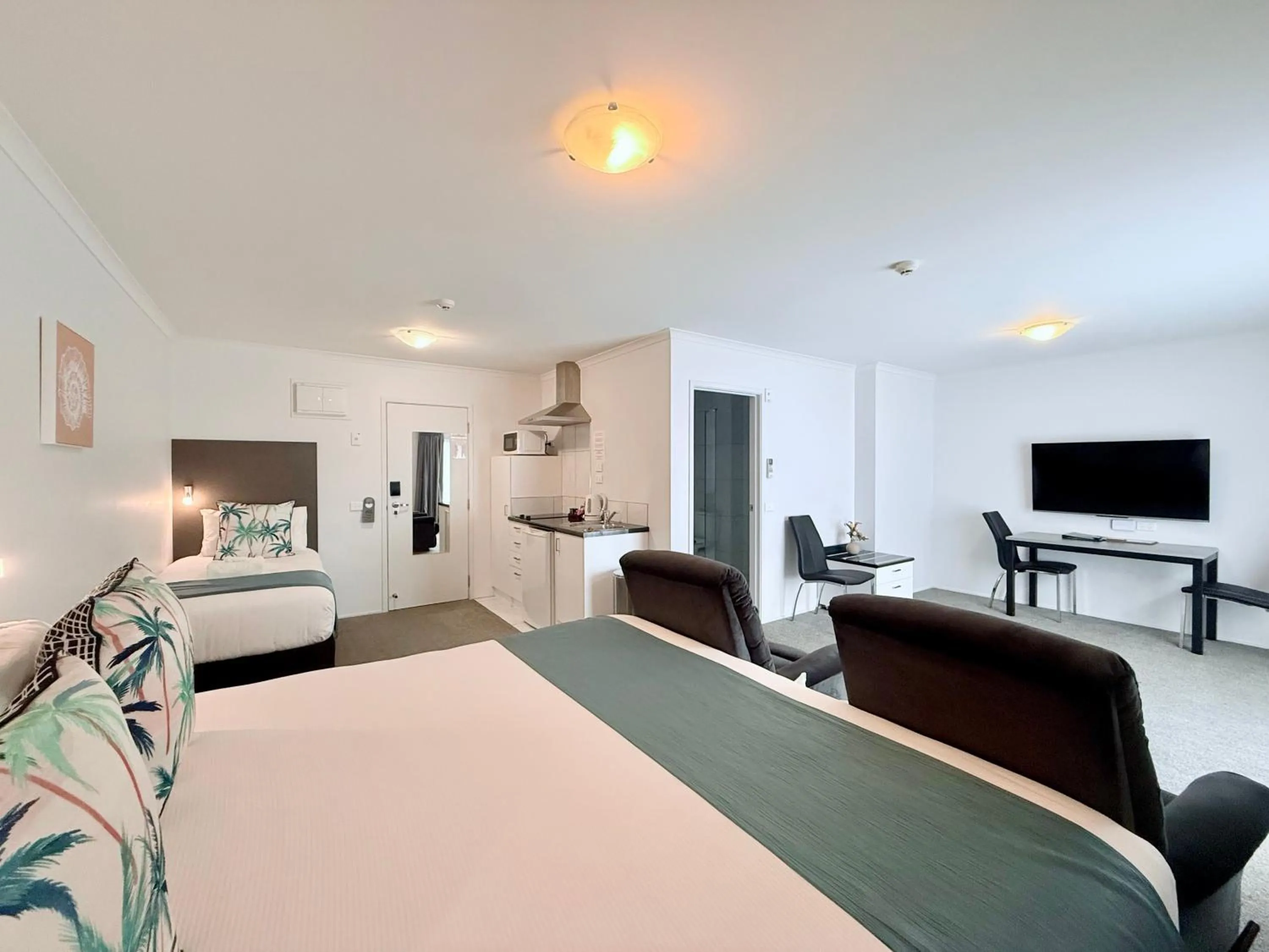 Bed in BKs Premier Motel Hamilton