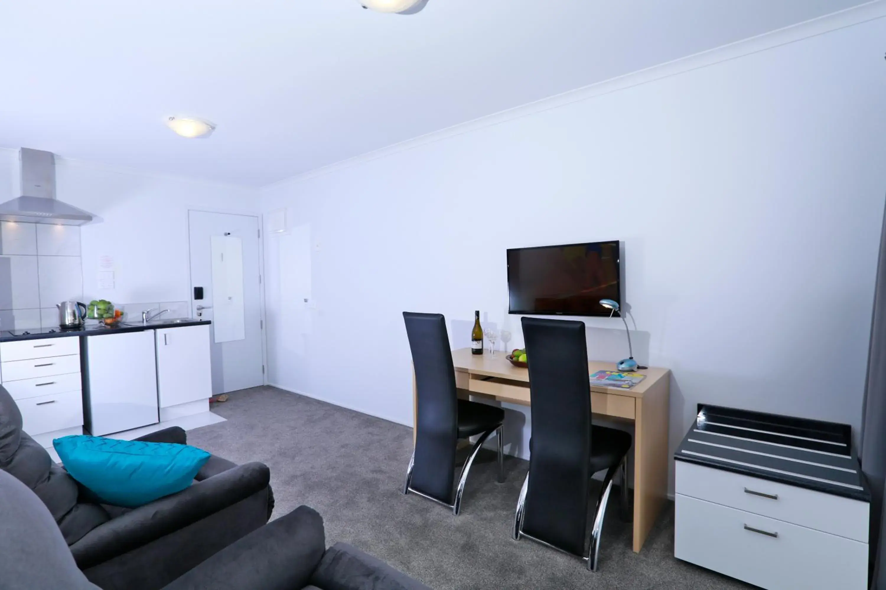 Suite with Spa Bath in BKs Premier Motel Hamilton Suite with Spa Bath in BKs Premier Motel Hamilton