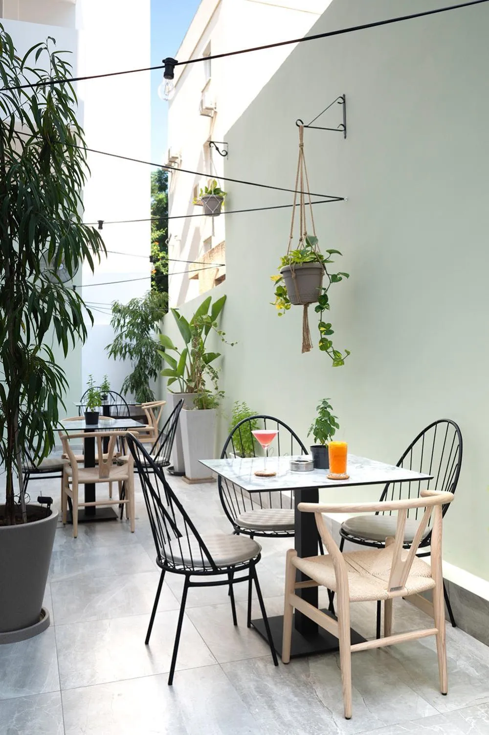 Restaurant/places to eat in Roseum Boutique Hotel