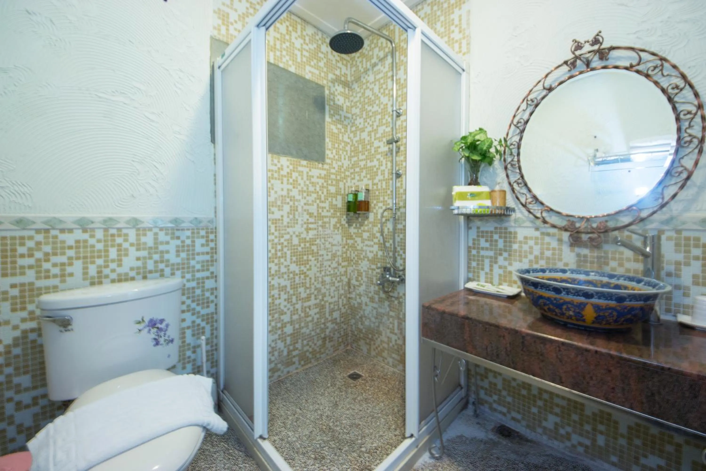 Shower in Blissful Star